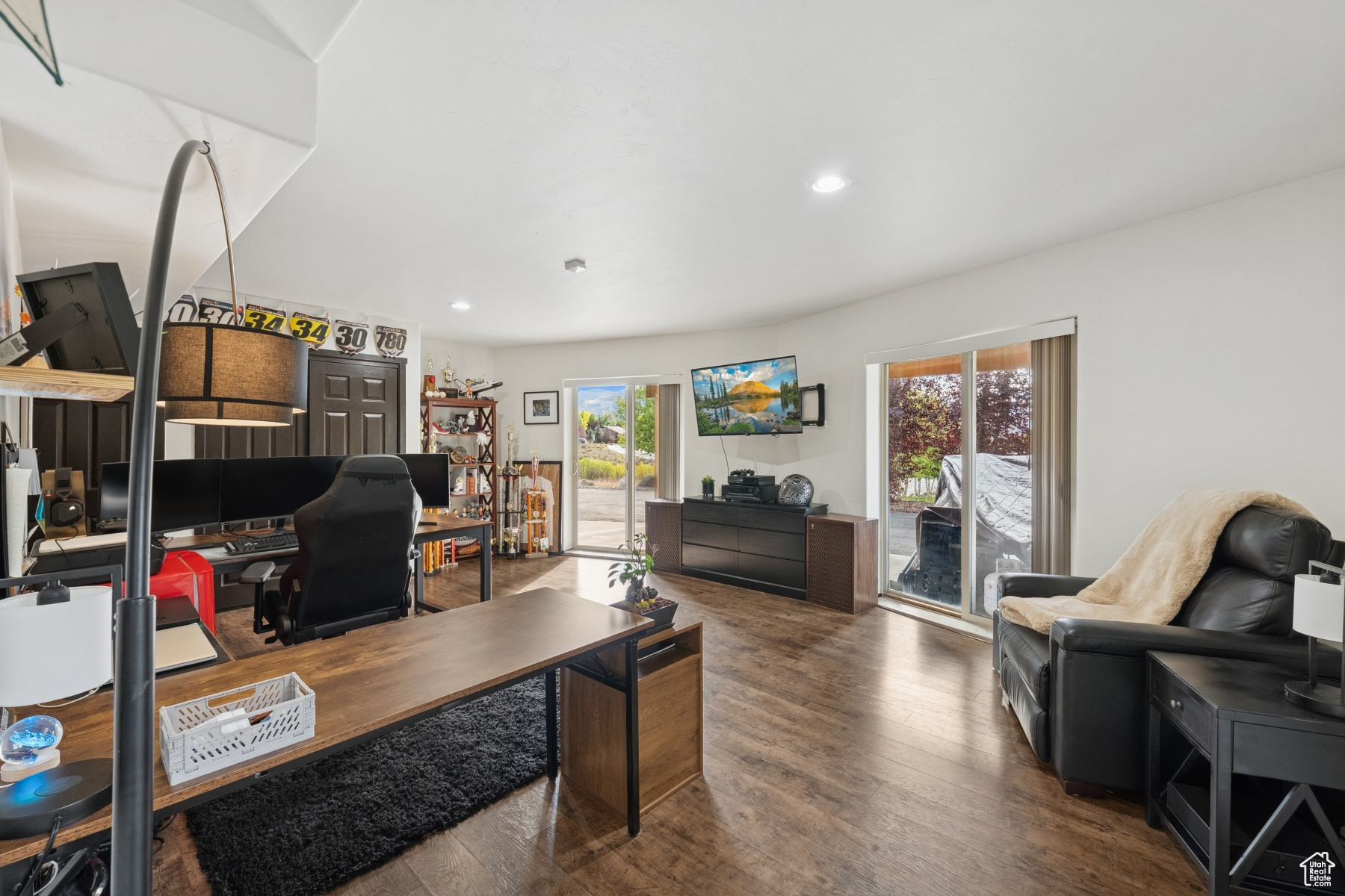 6120 SNOW VIEW DR
