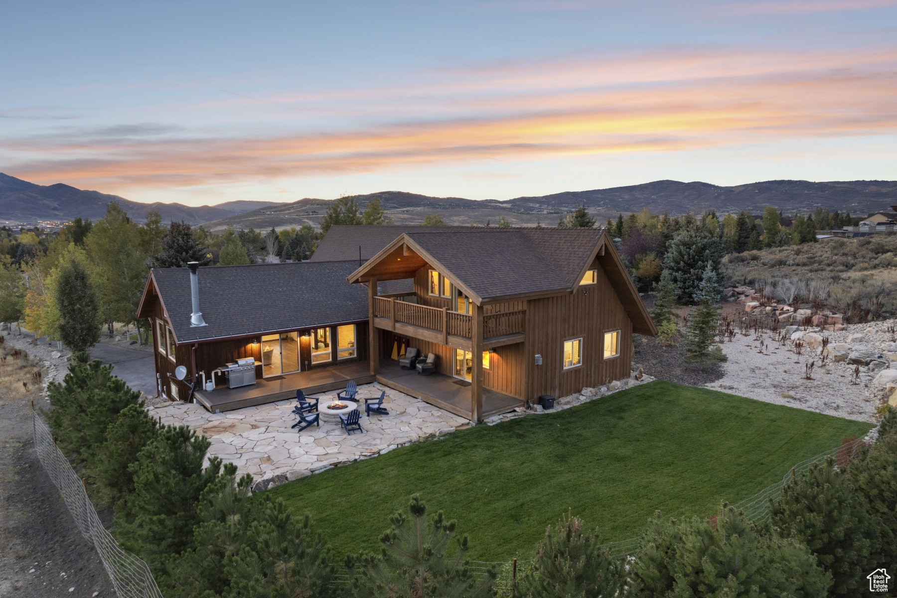 6120 SNOW VIEW DR