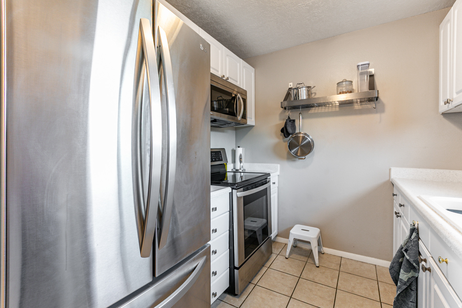 5235 S GLENDON ST #Y4