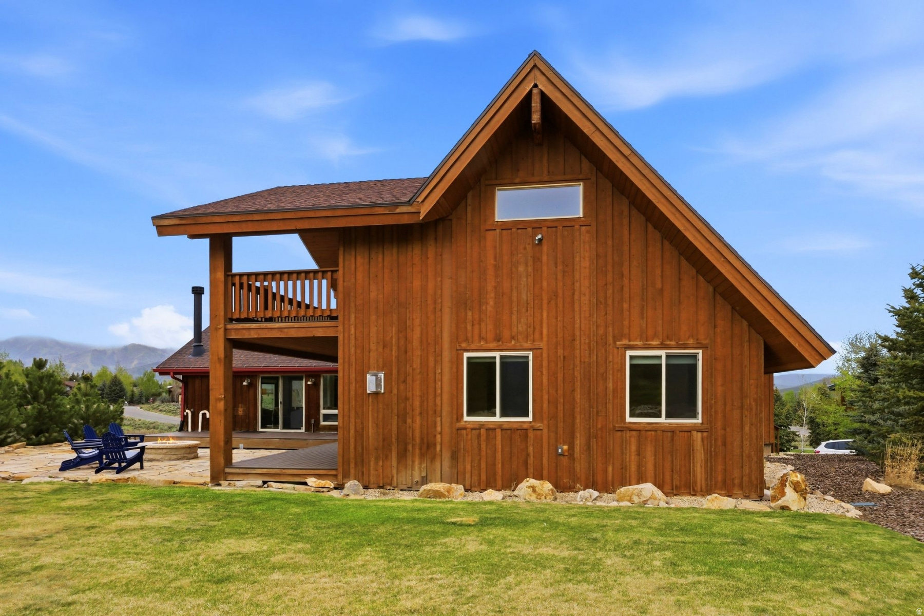 6120 SNOW VIEW DR