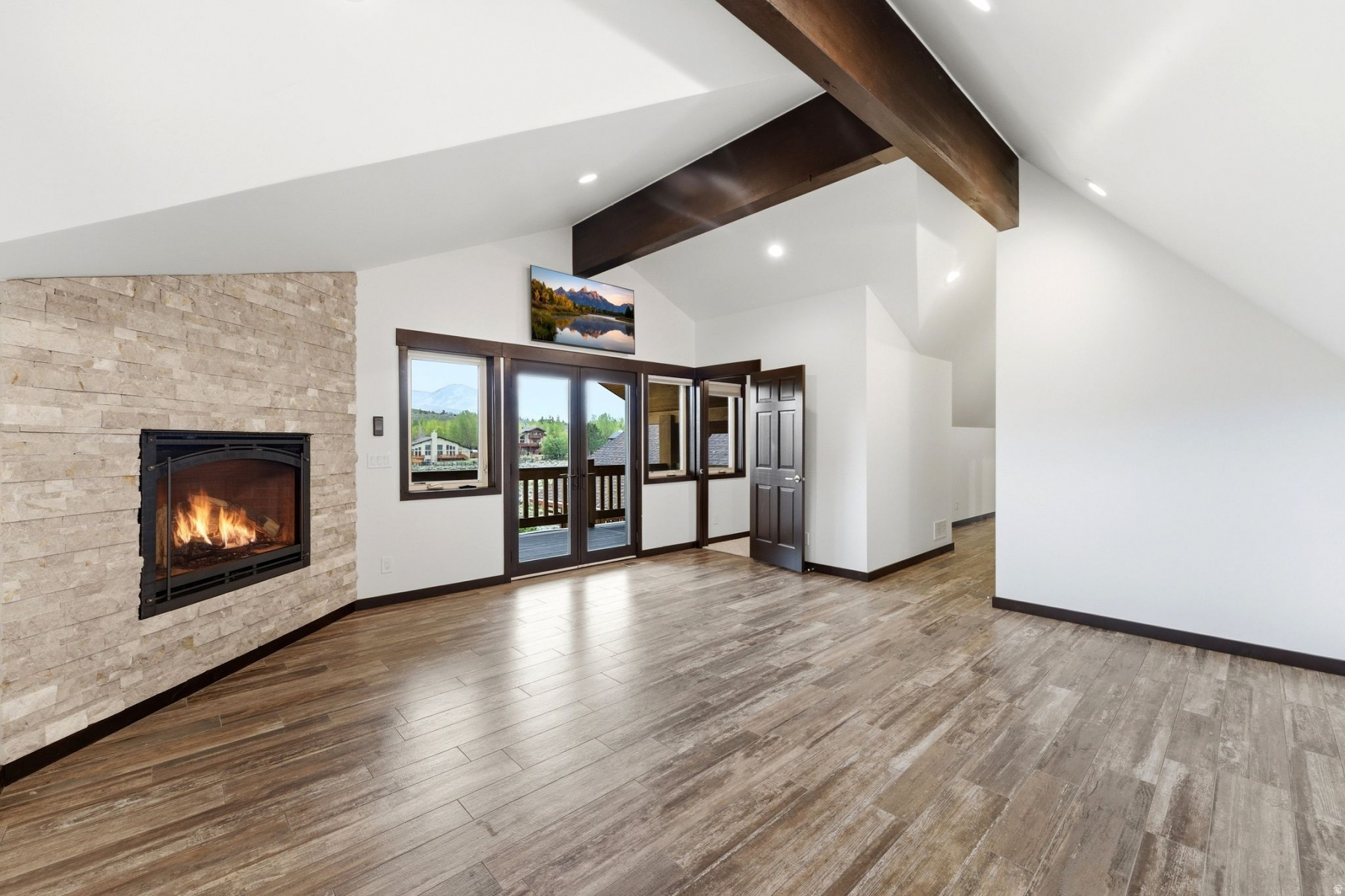 6120 SNOW VIEW DR