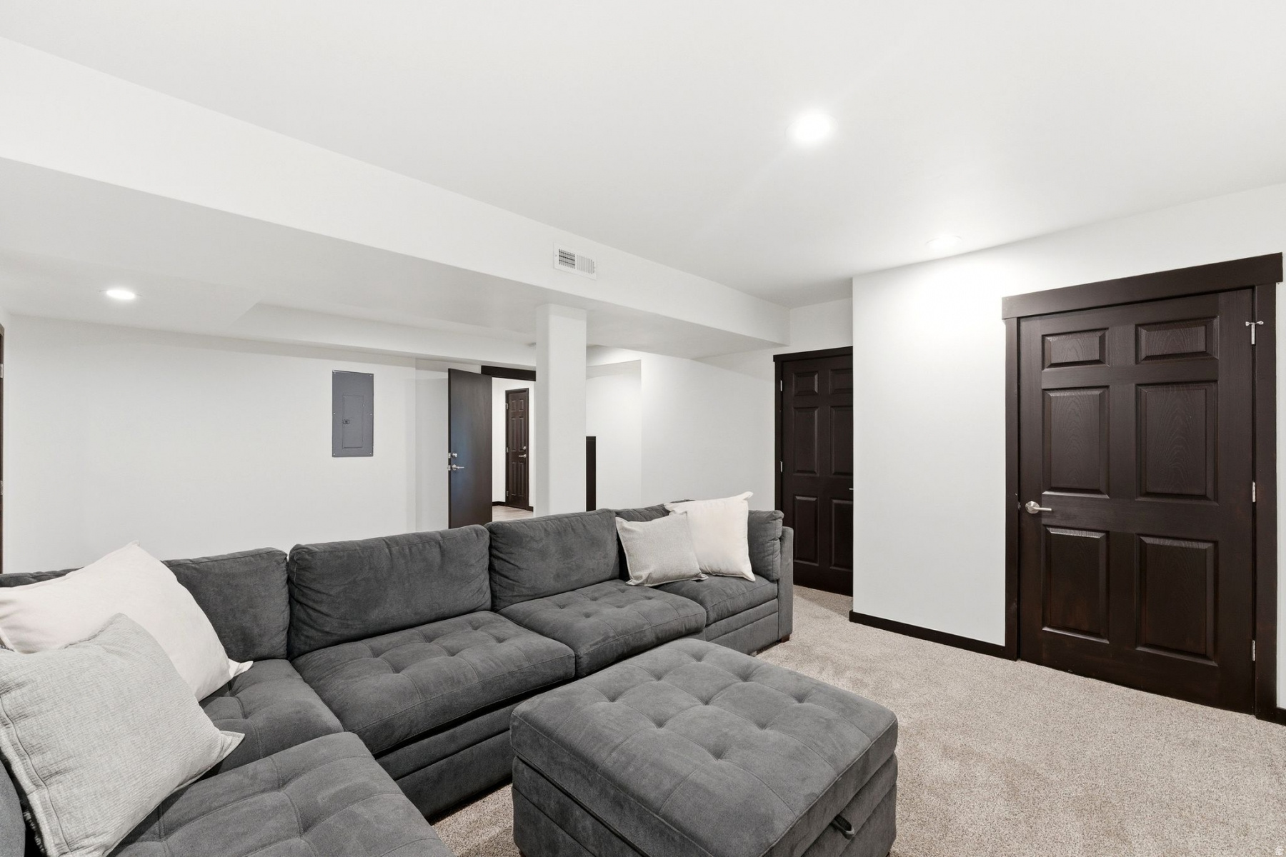 6120 SNOW VIEW DR