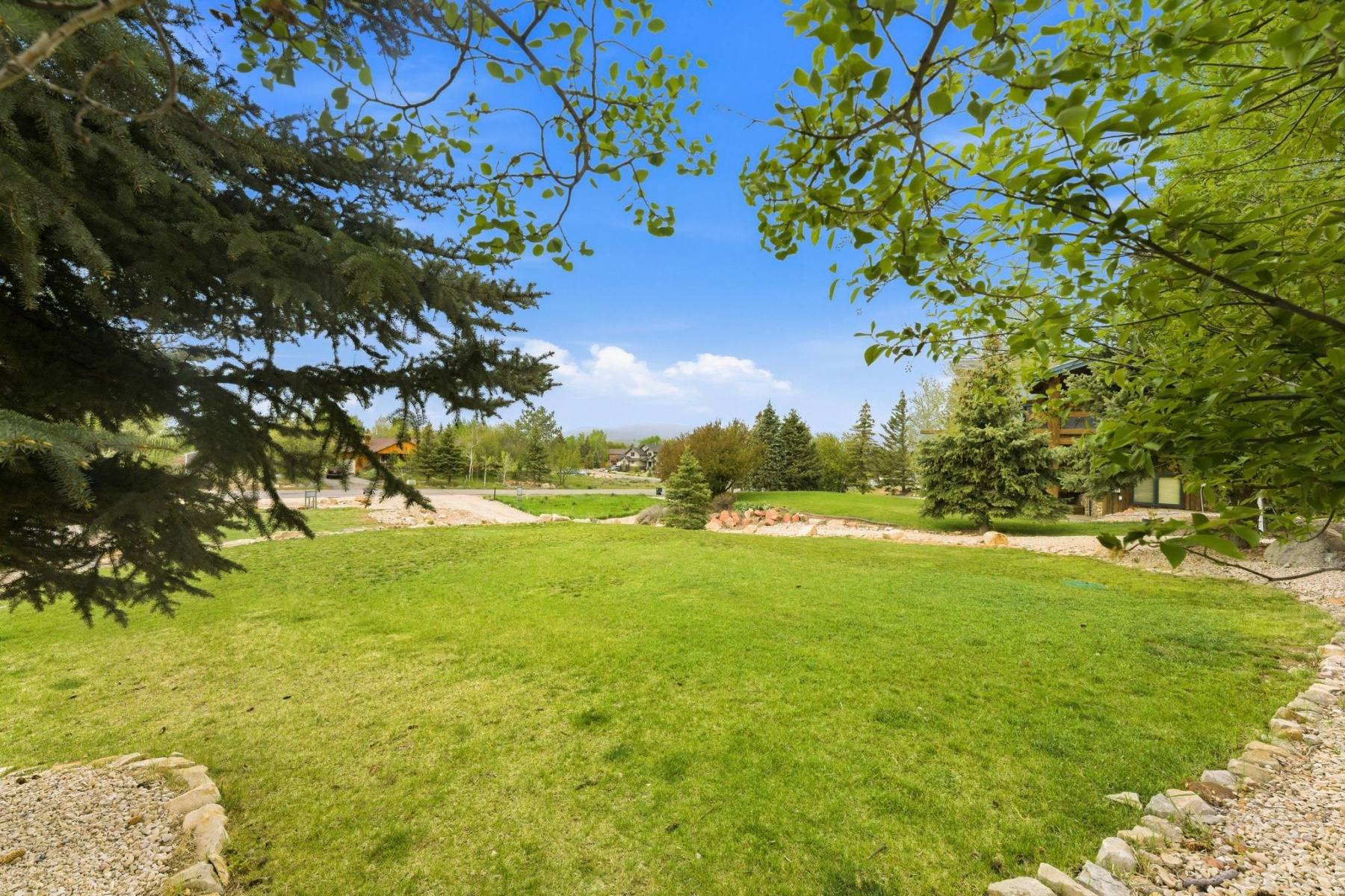 6120 SNOW VIEW DR