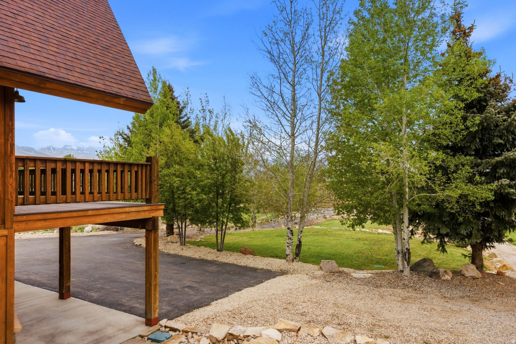 6120 SNOW VIEW DR