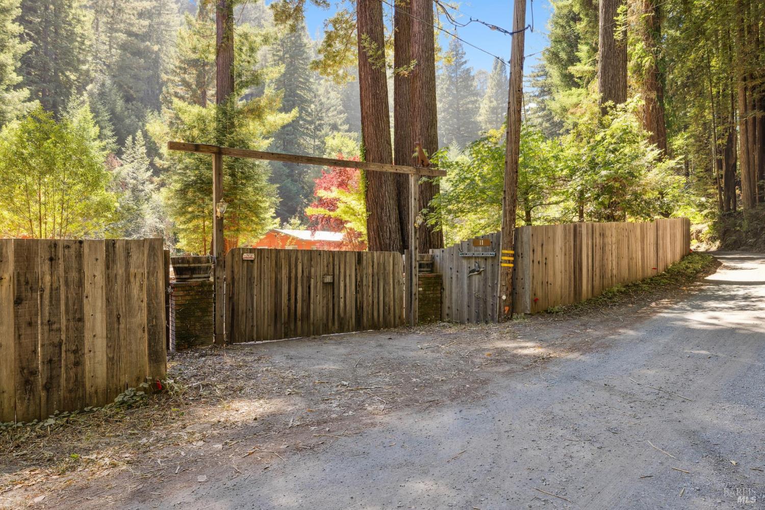 11 Kidd Creek Road