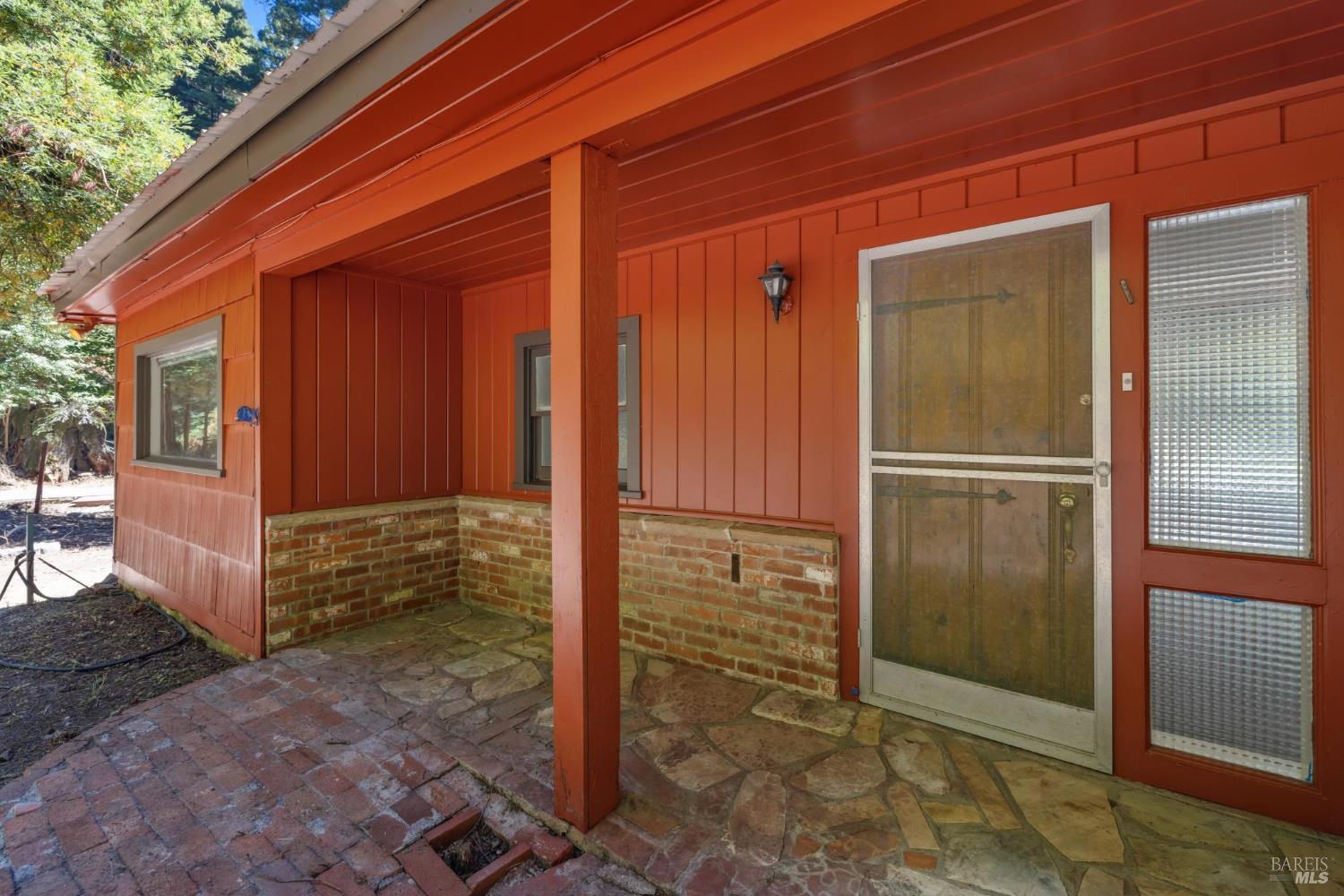11 Kidd Creek Road