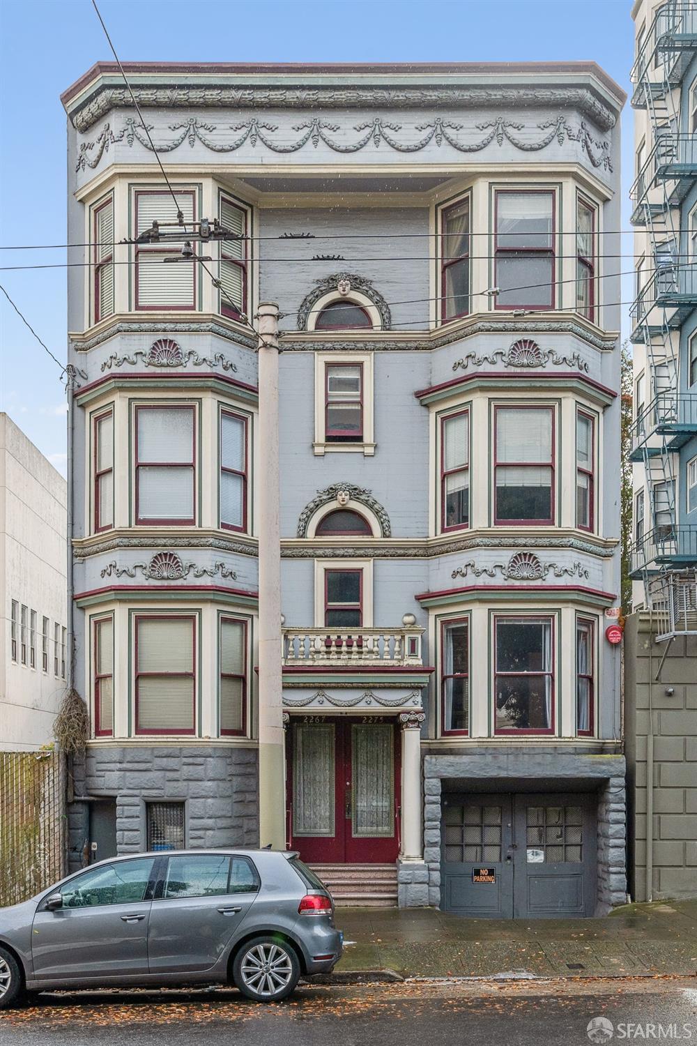 2267 Hayes Street
