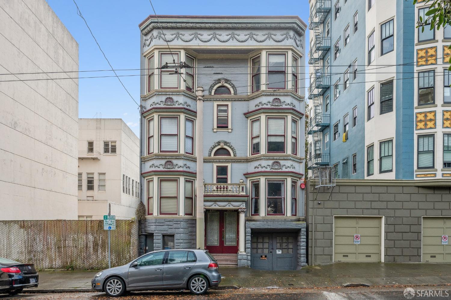 2267 Hayes Street