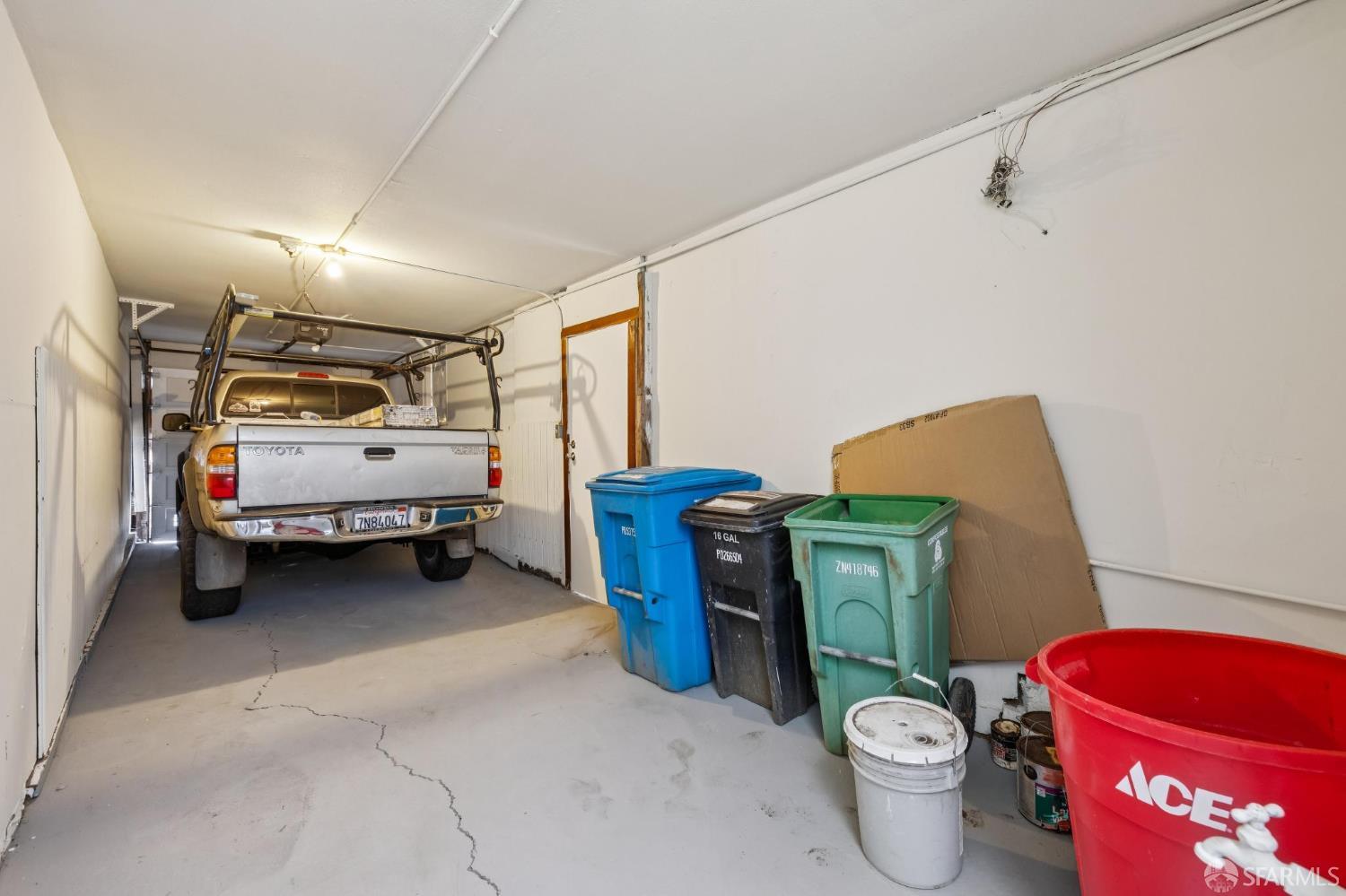 25 Farallones Street