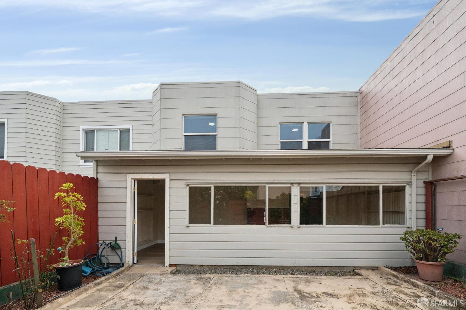1620 Cayuga Avenue