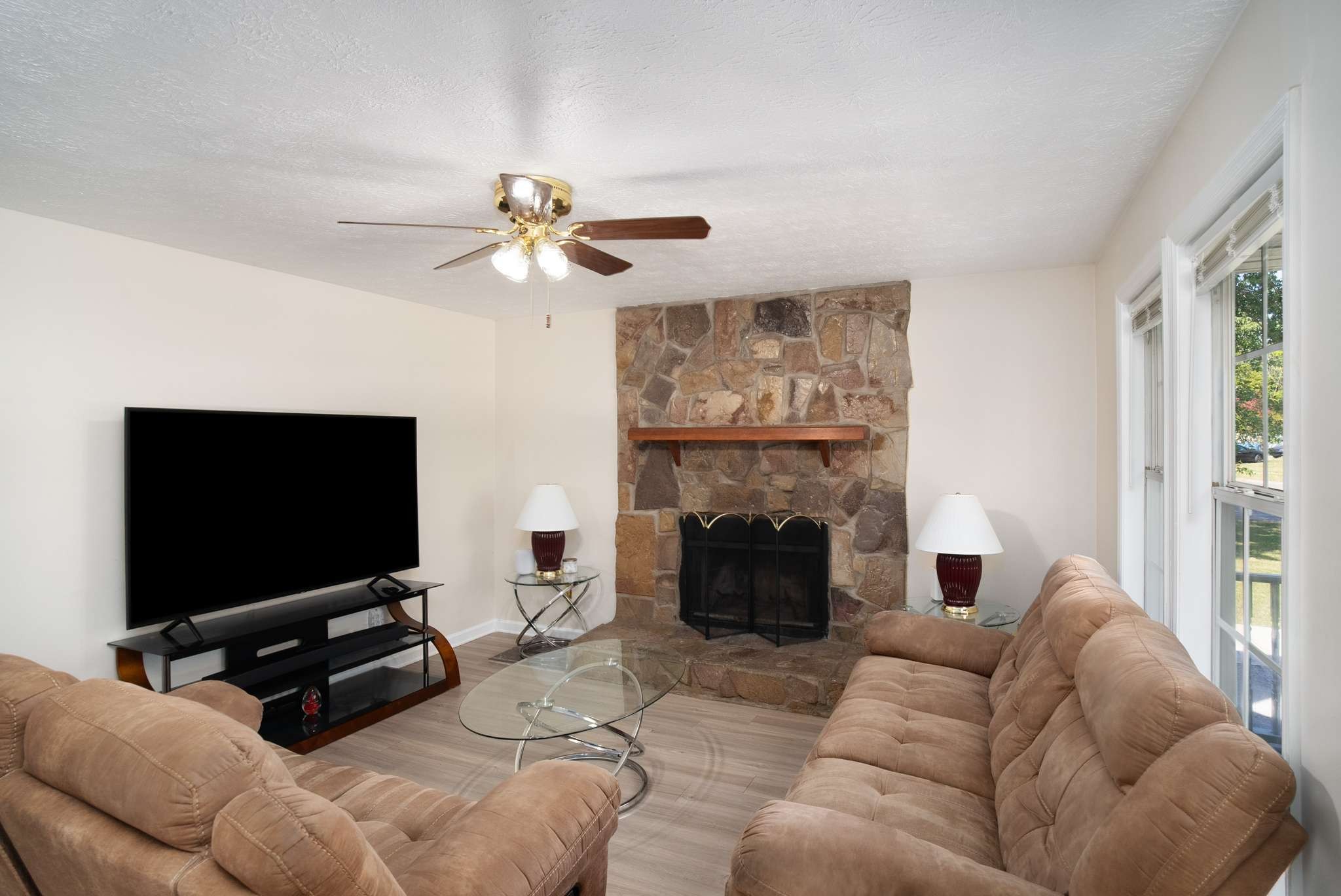 207 Centennial Dr