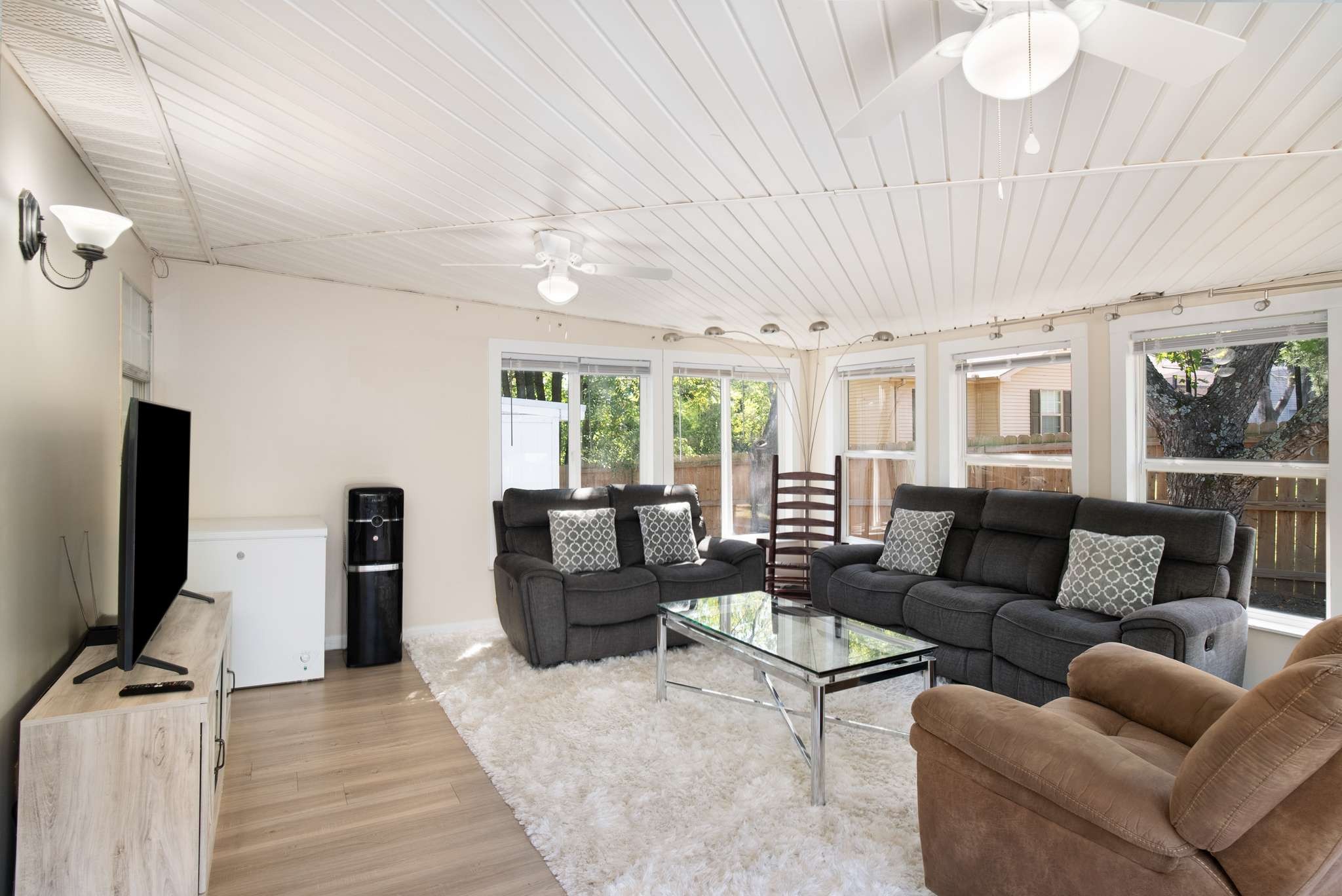 207 Centennial Dr