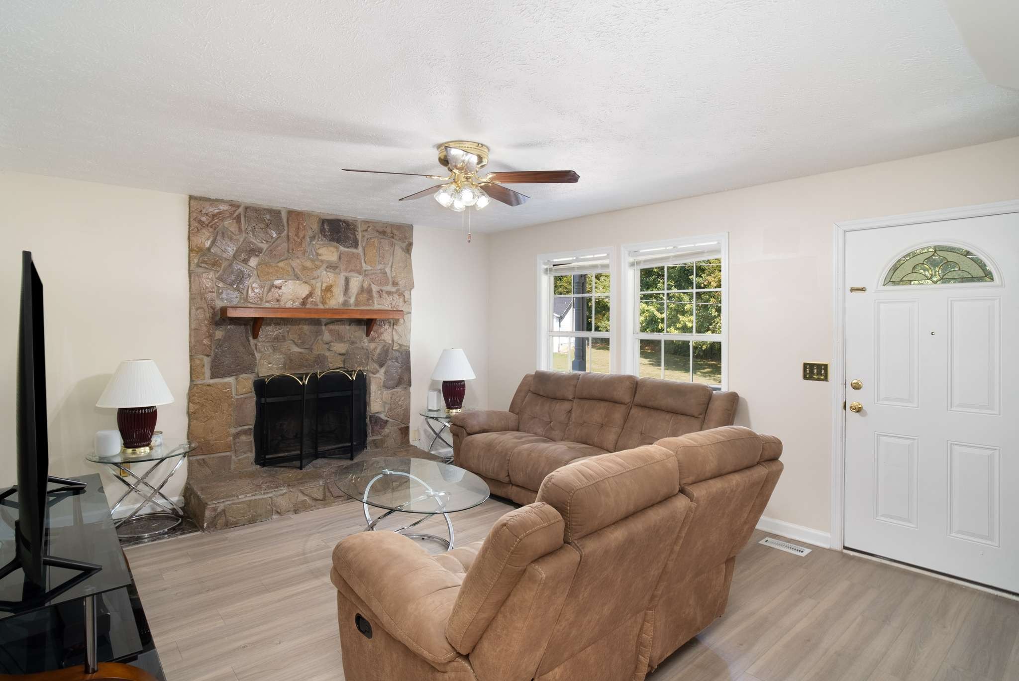 207 Centennial Dr