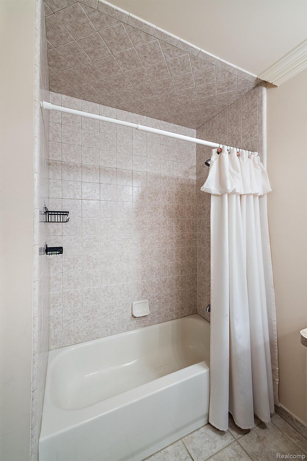 16492 WAVERLY Circle