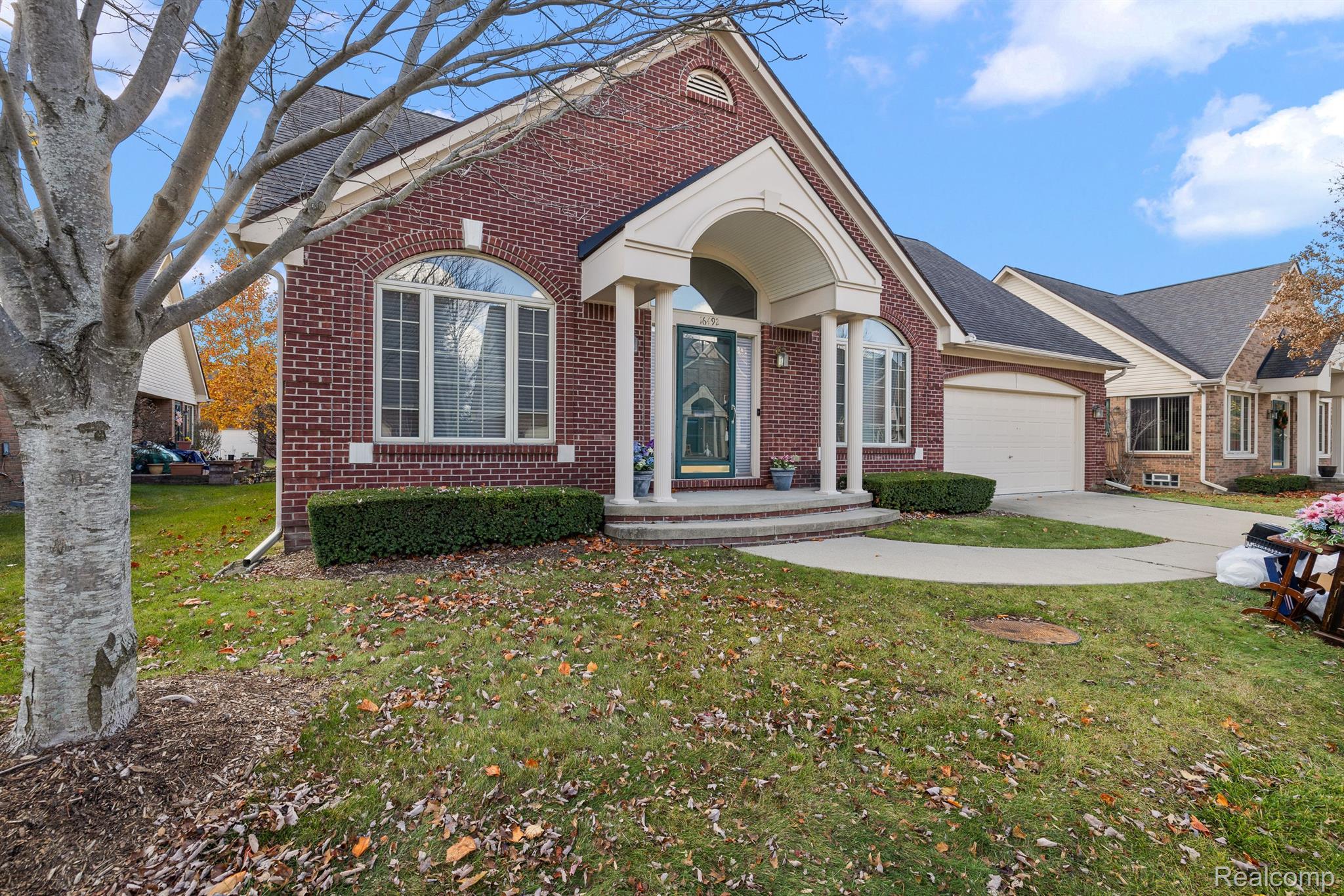 16492 WAVERLY Circle