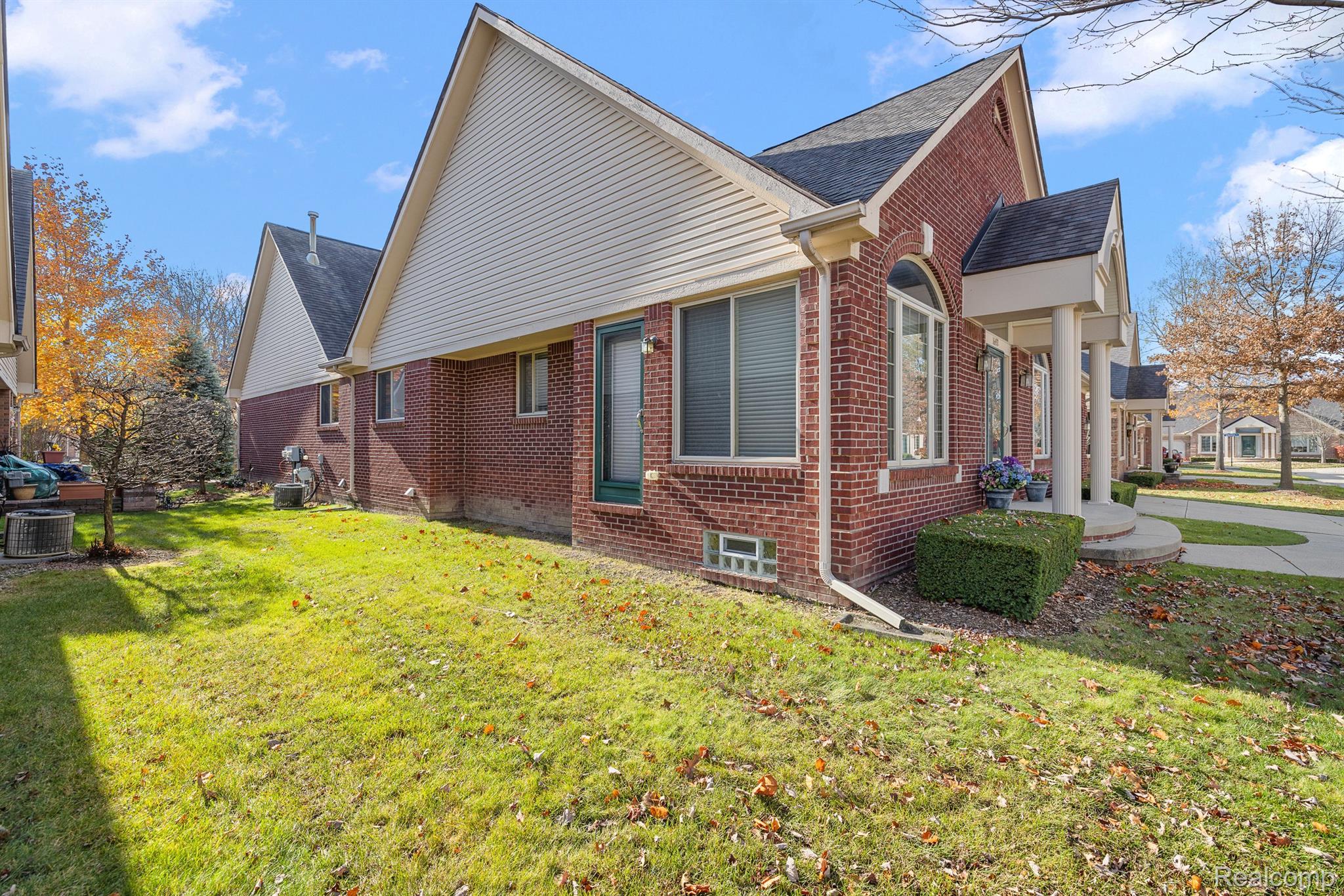 16492 WAVERLY Circle