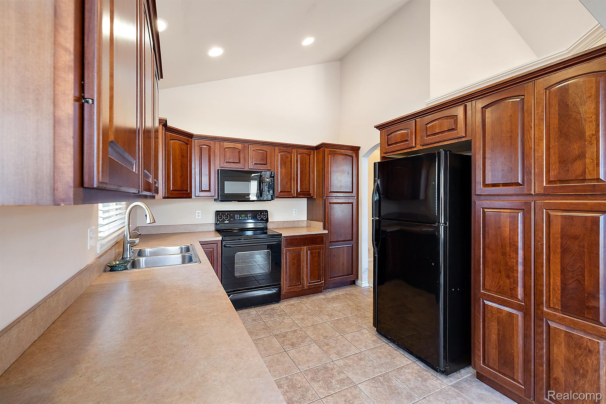 16492 WAVERLY Circle