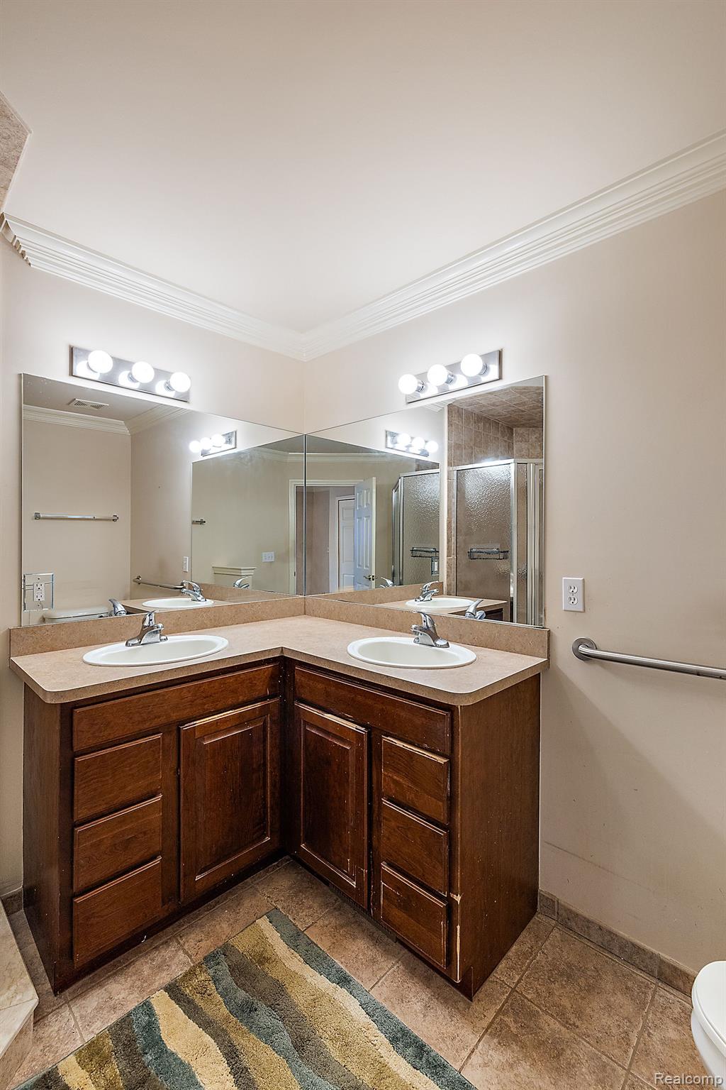 16492 WAVERLY Circle