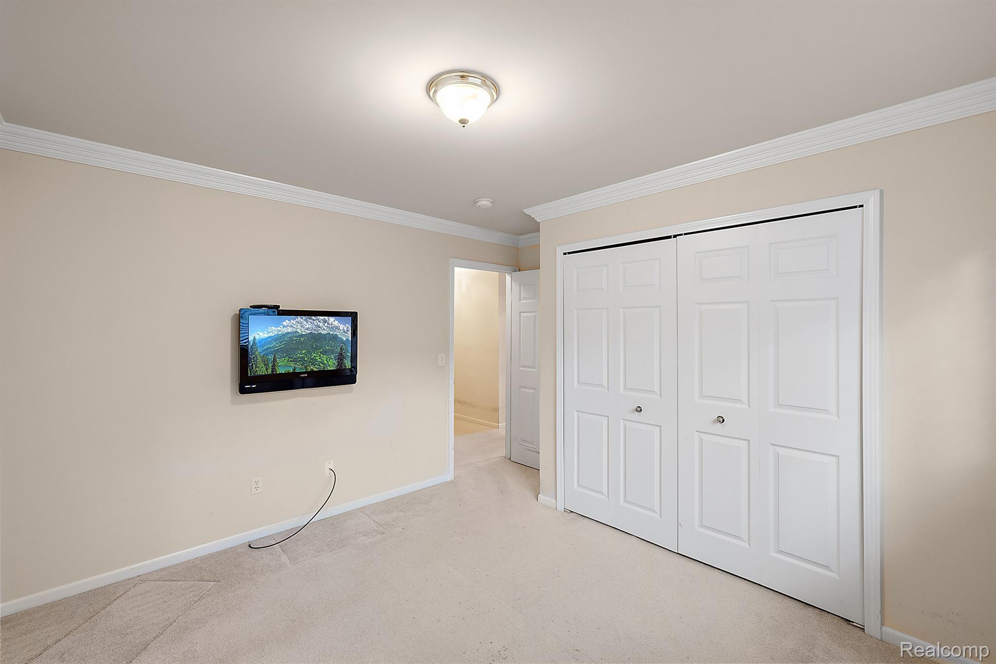 16492 WAVERLY Circle