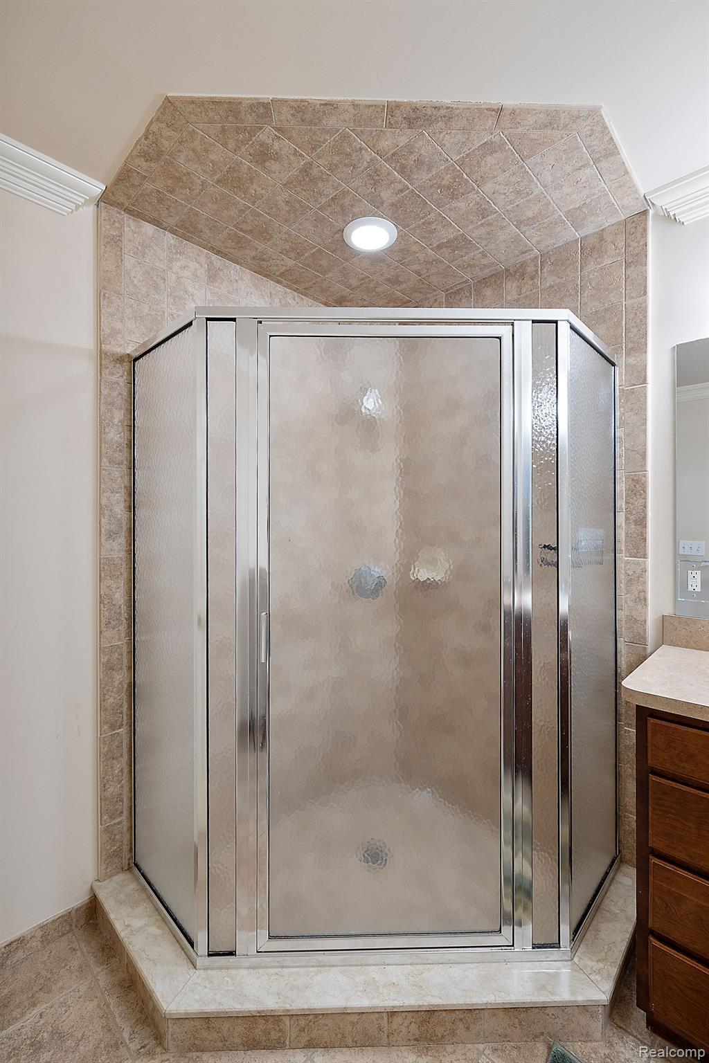 16492 WAVERLY Circle