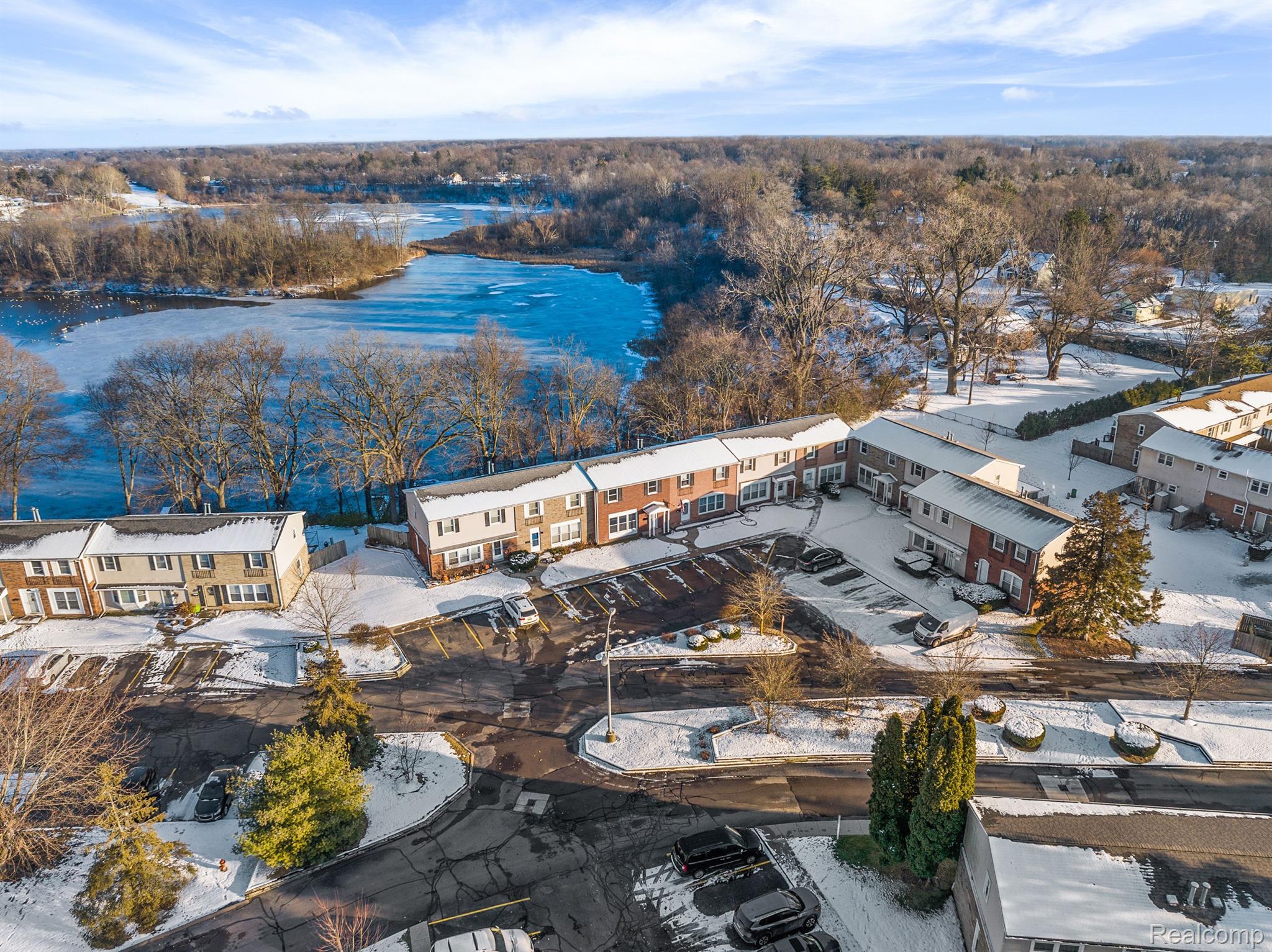 13311 LAKE POINT Boulevard