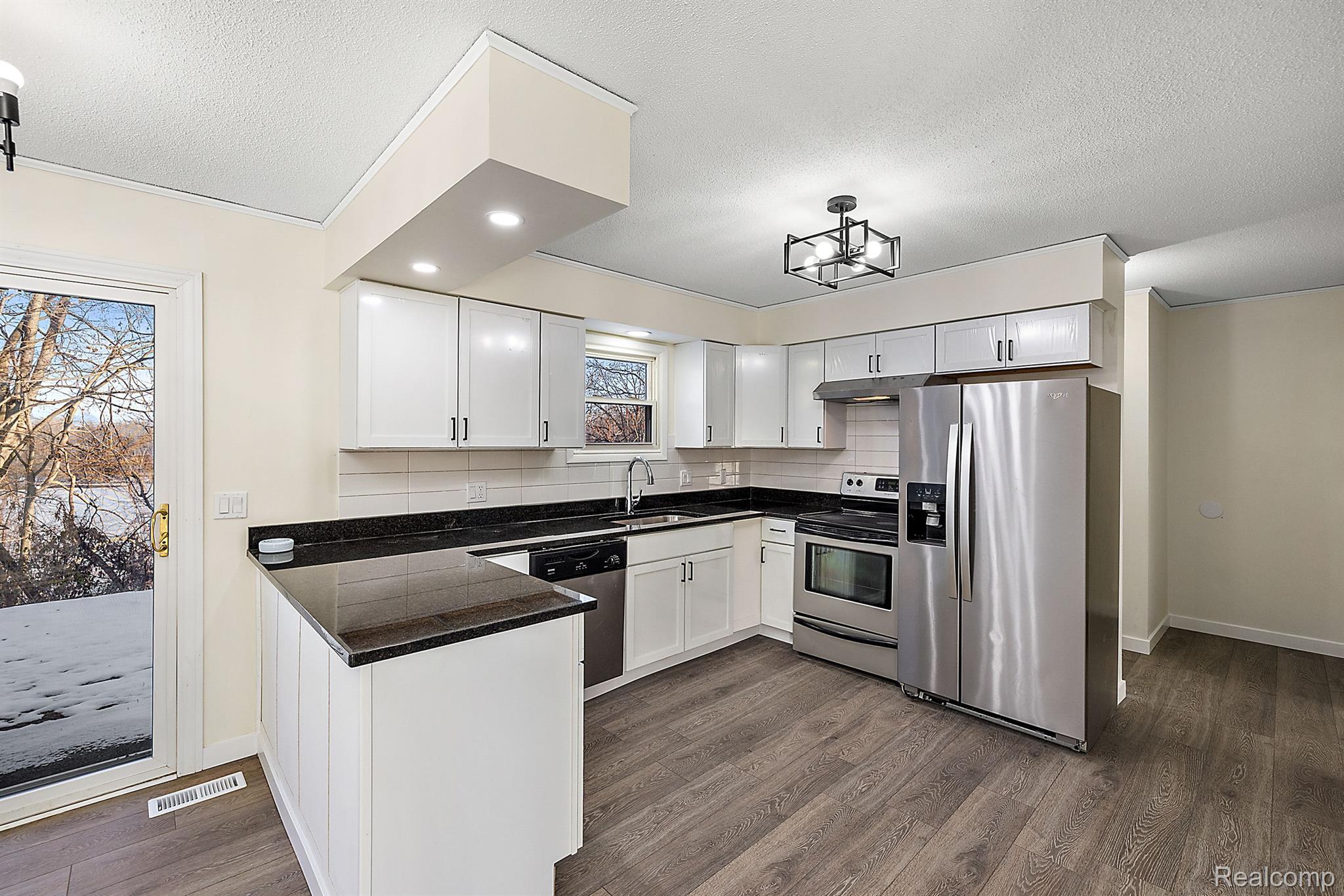 13311 LAKE POINT Boulevard