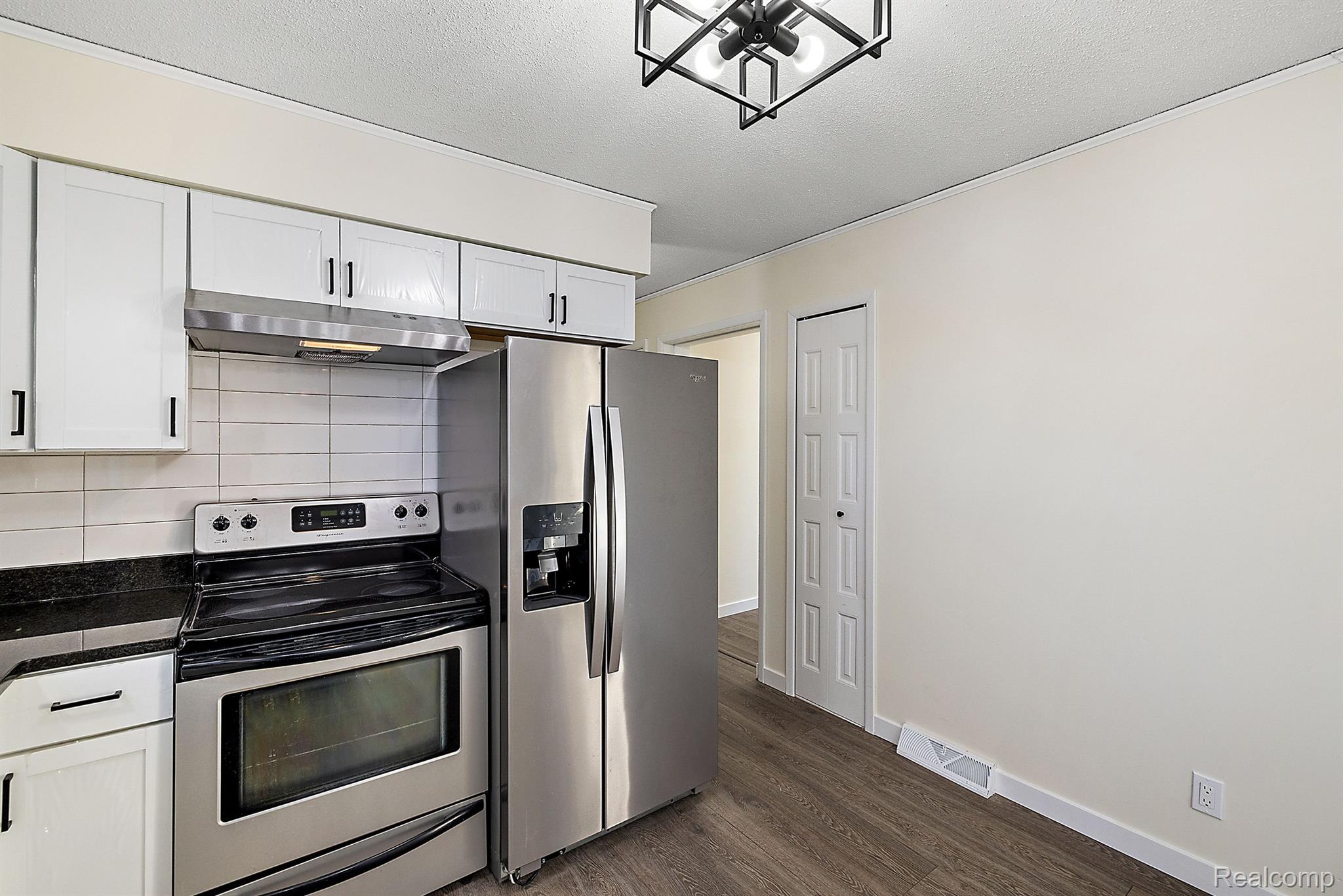 13311 LAKE POINT Boulevard