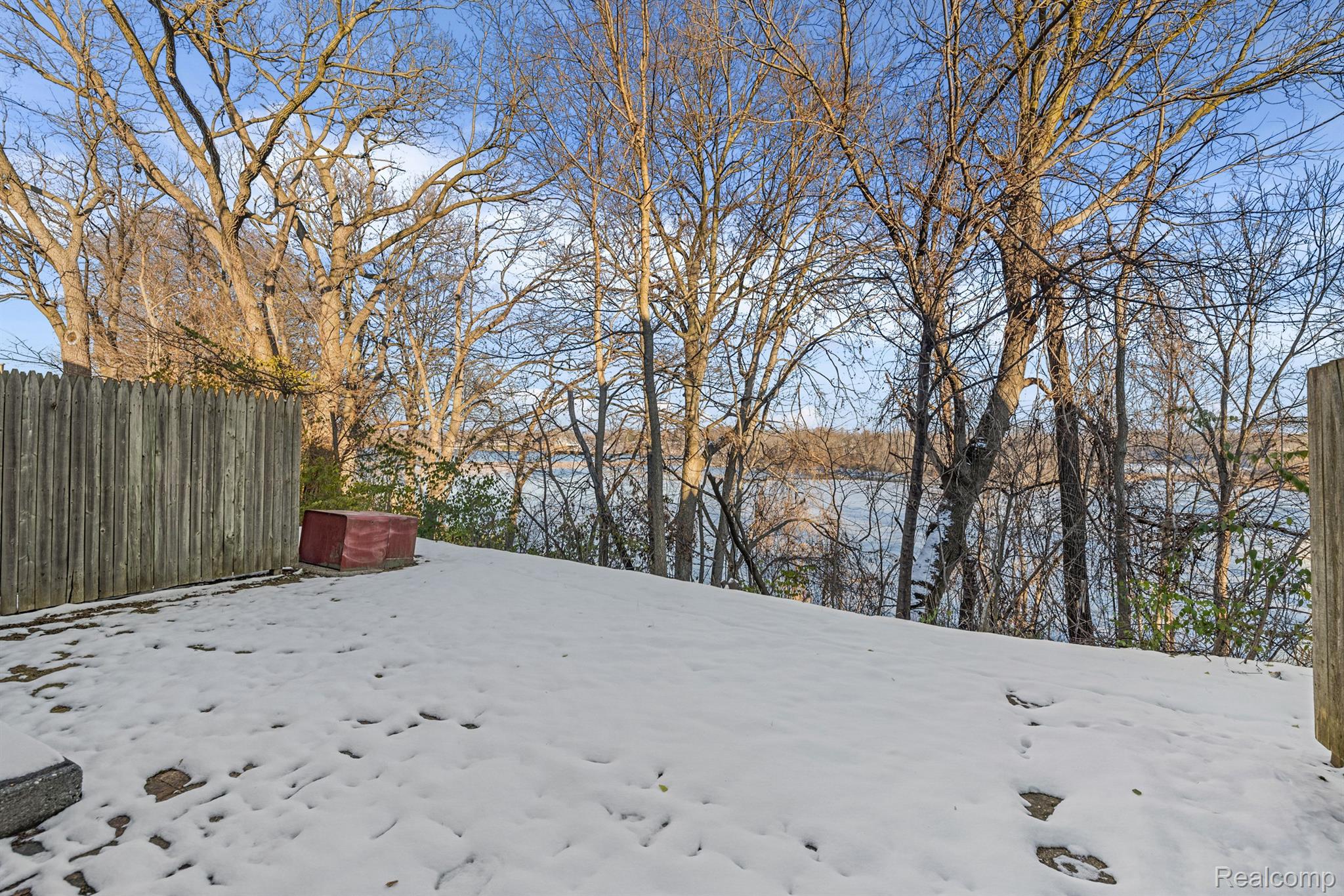 13311 LAKE POINT Boulevard