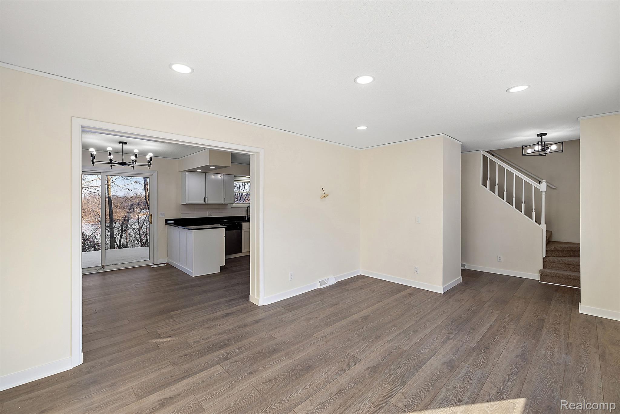 13311 LAKE POINT Boulevard