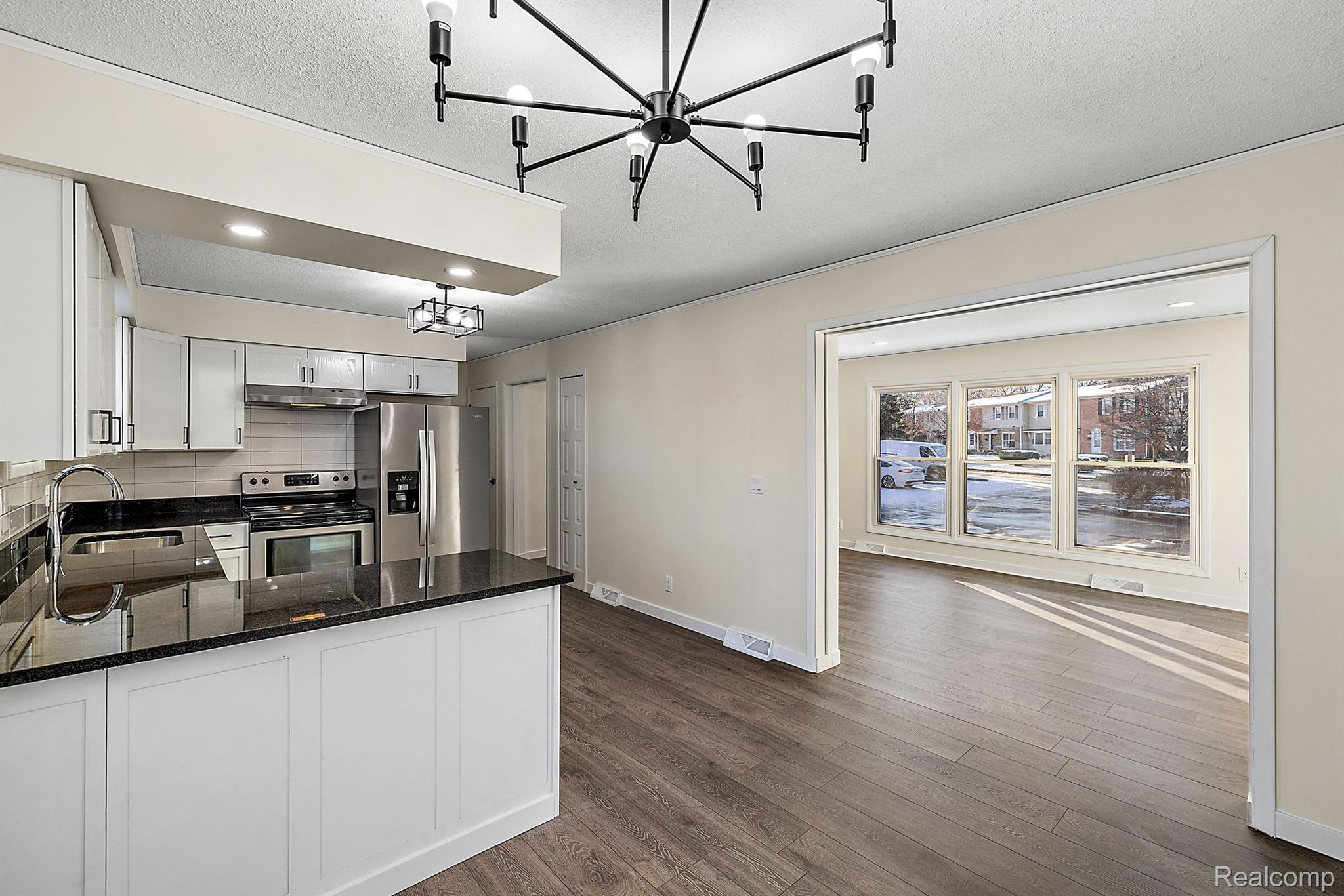 13311 LAKE POINT Boulevard