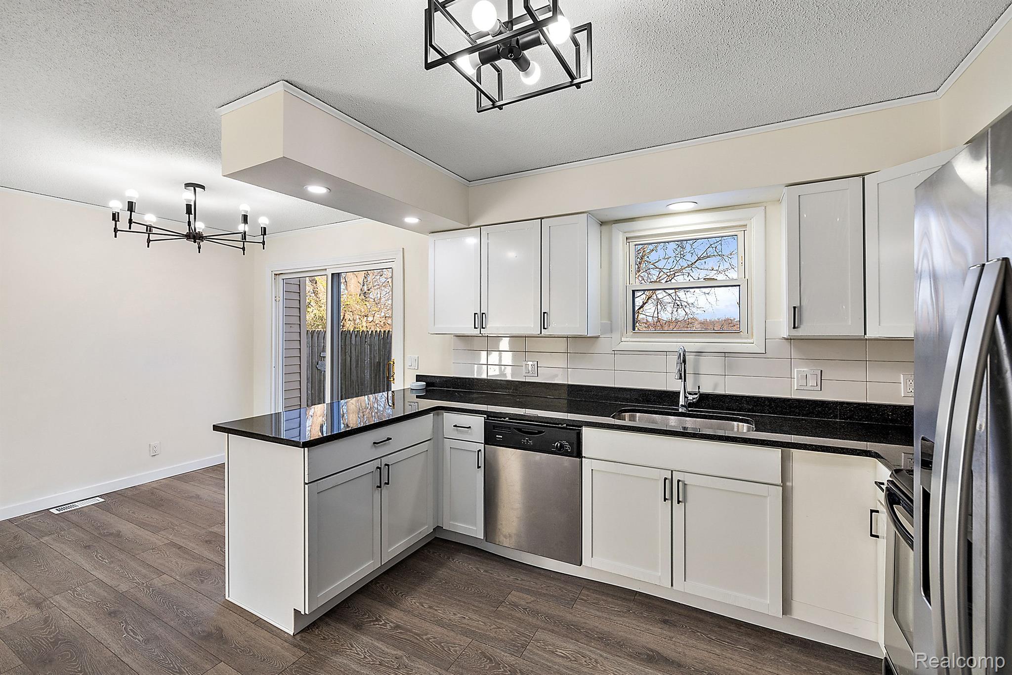 13311 LAKE POINT Boulevard