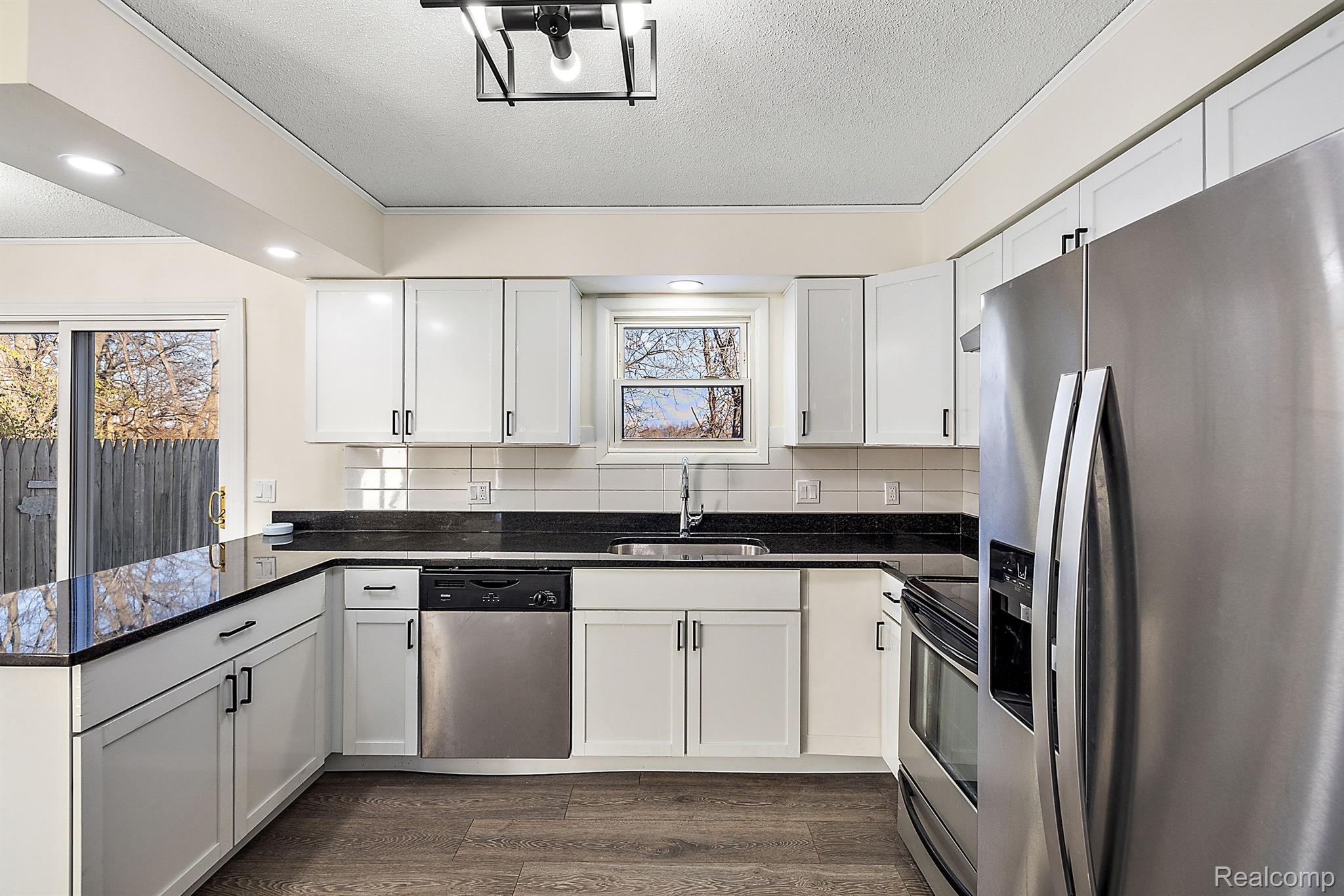 13311 LAKE POINT Boulevard