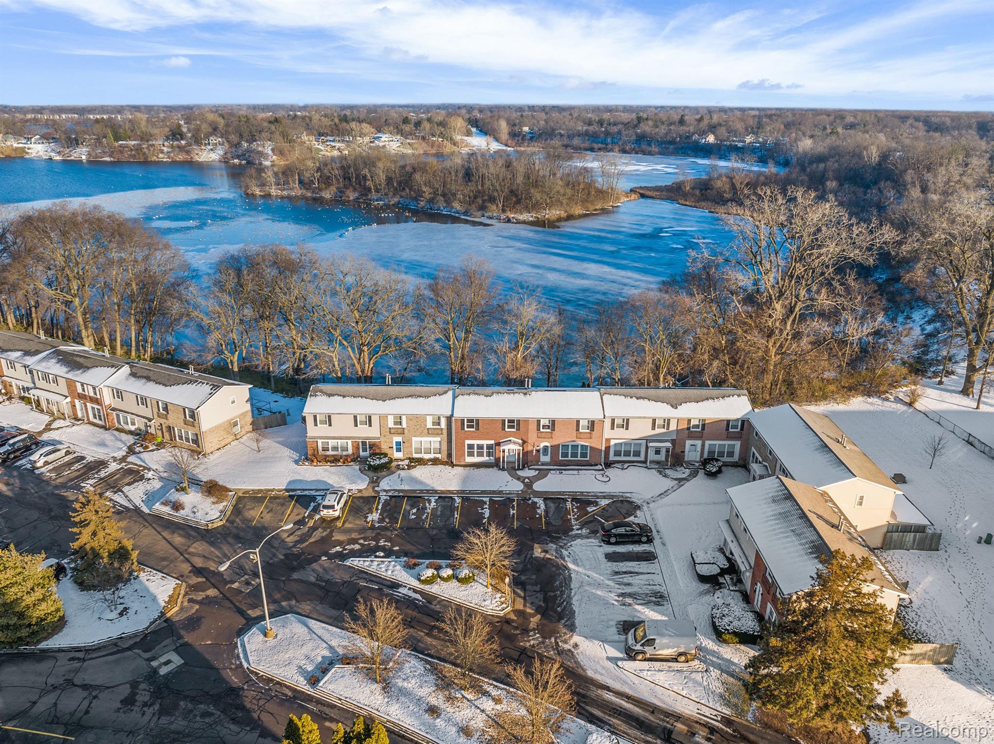 13311 LAKE POINT Boulevard