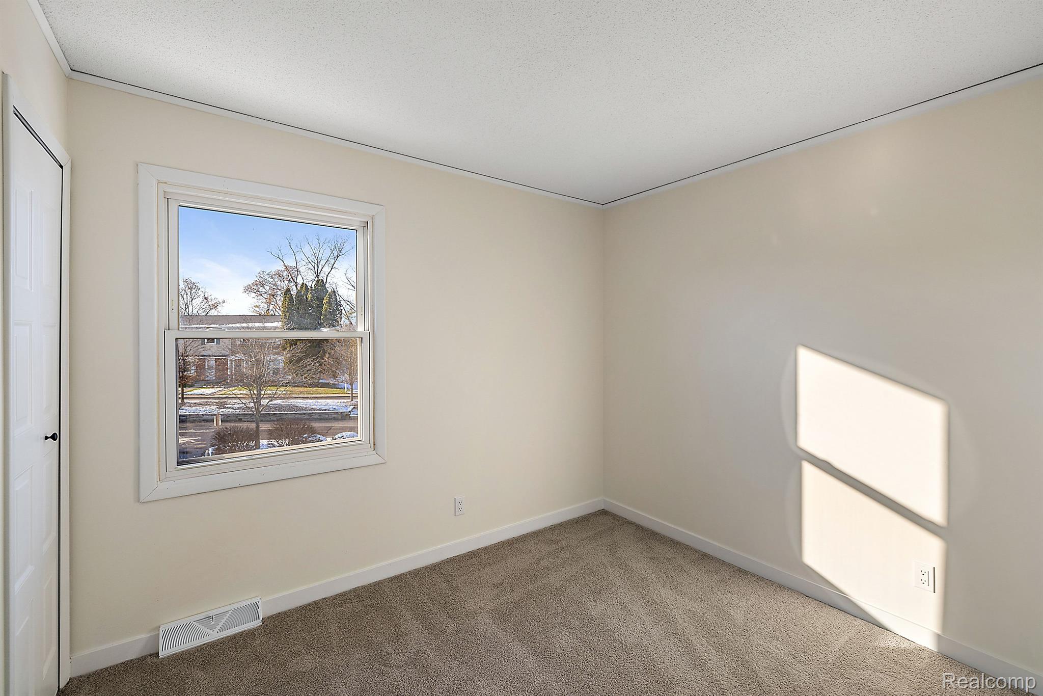 13311 LAKE POINT Boulevard