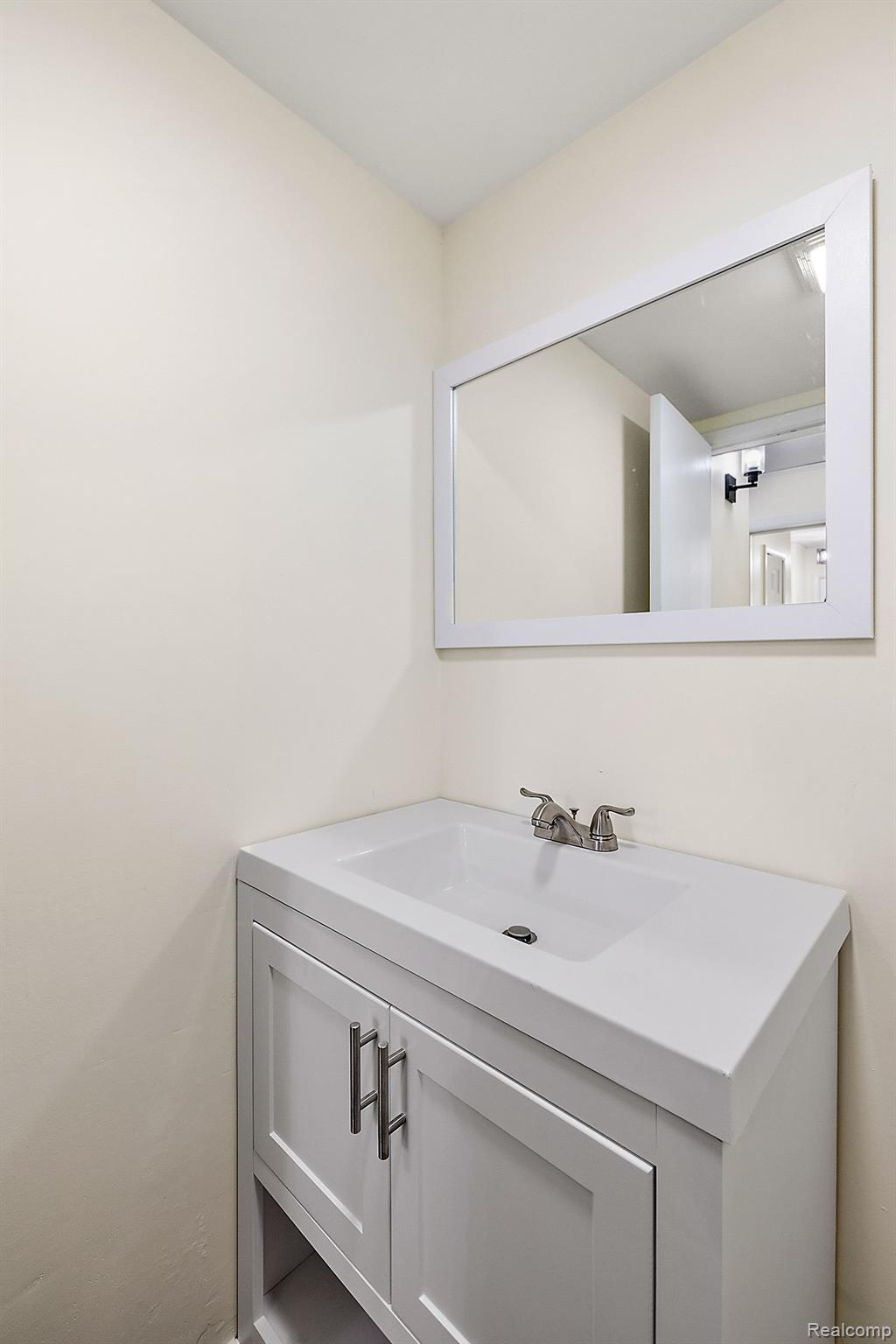 13311 LAKE POINT Boulevard