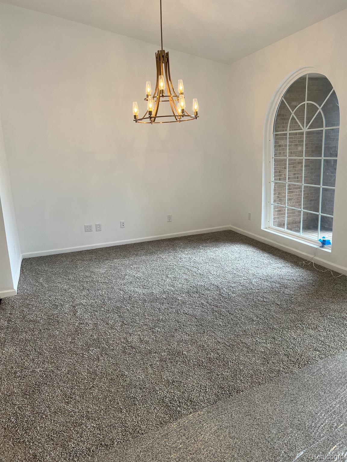 17316 MOUNT VERNON Street