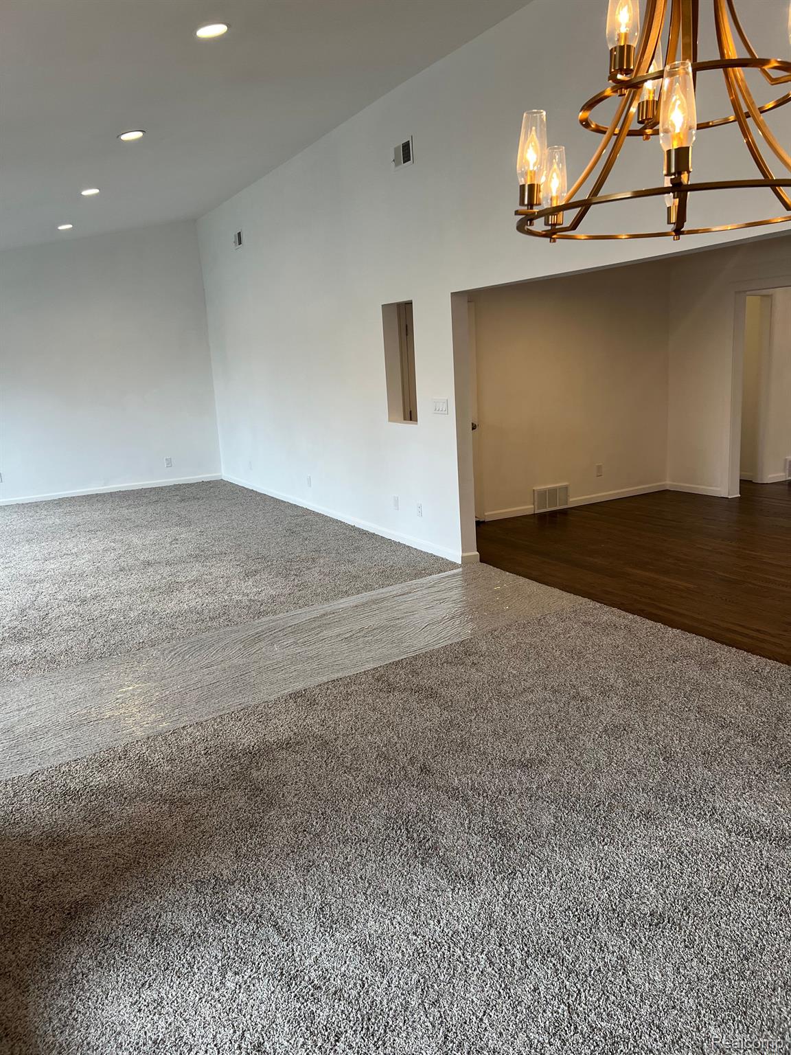 17316 MOUNT VERNON Street