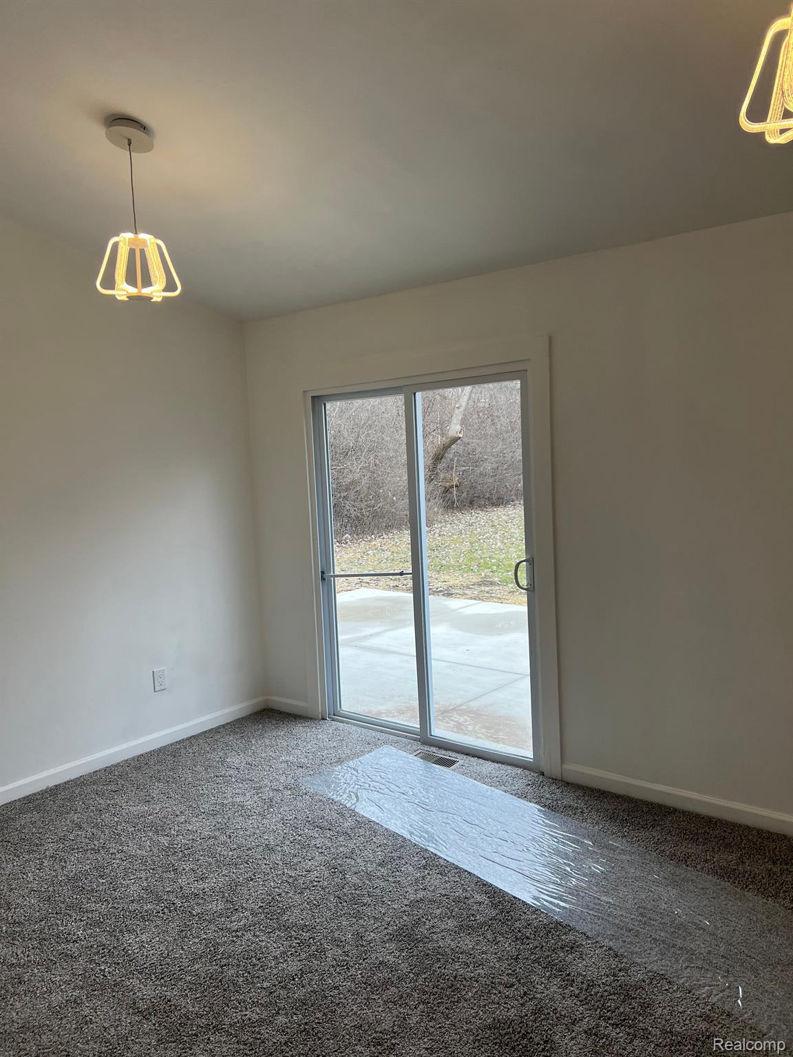 17316 MOUNT VERNON Street