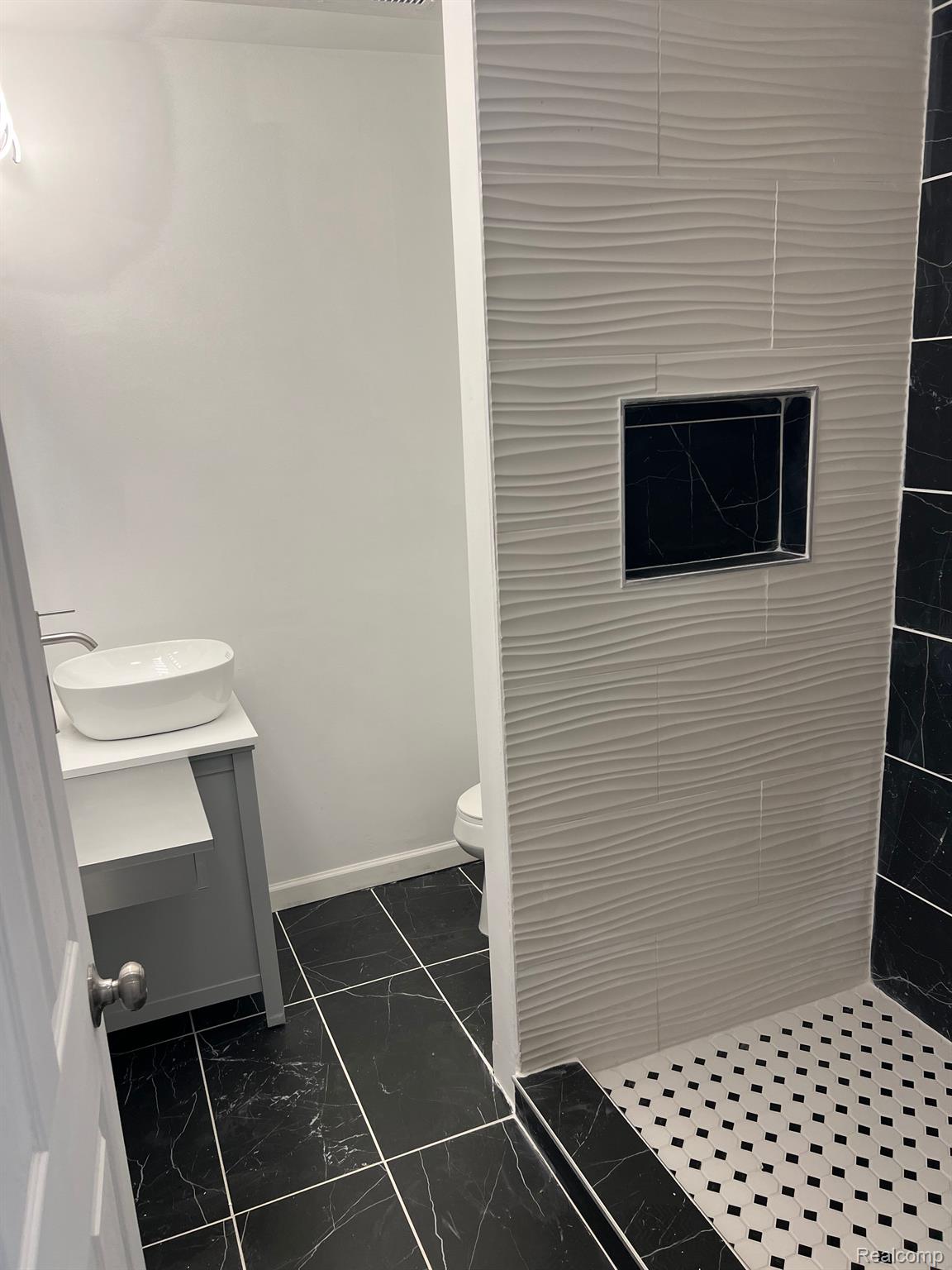 17316 MOUNT VERNON Street