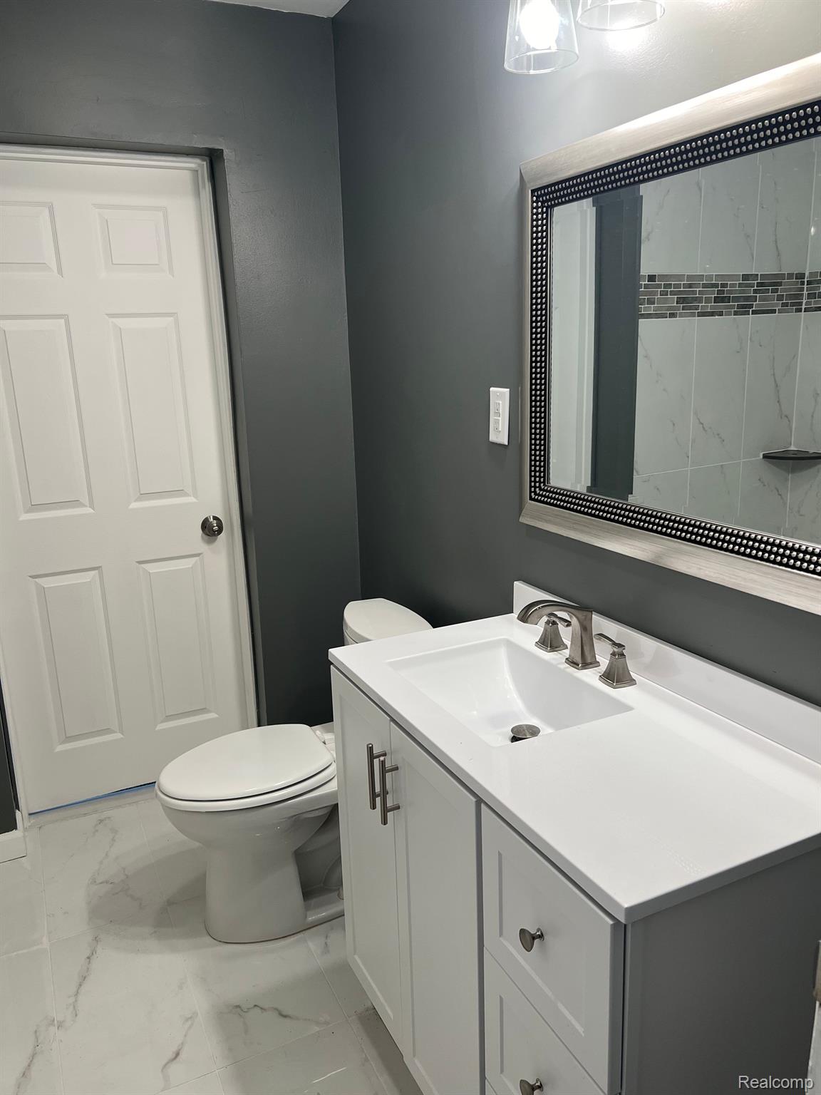 17316 MOUNT VERNON Street