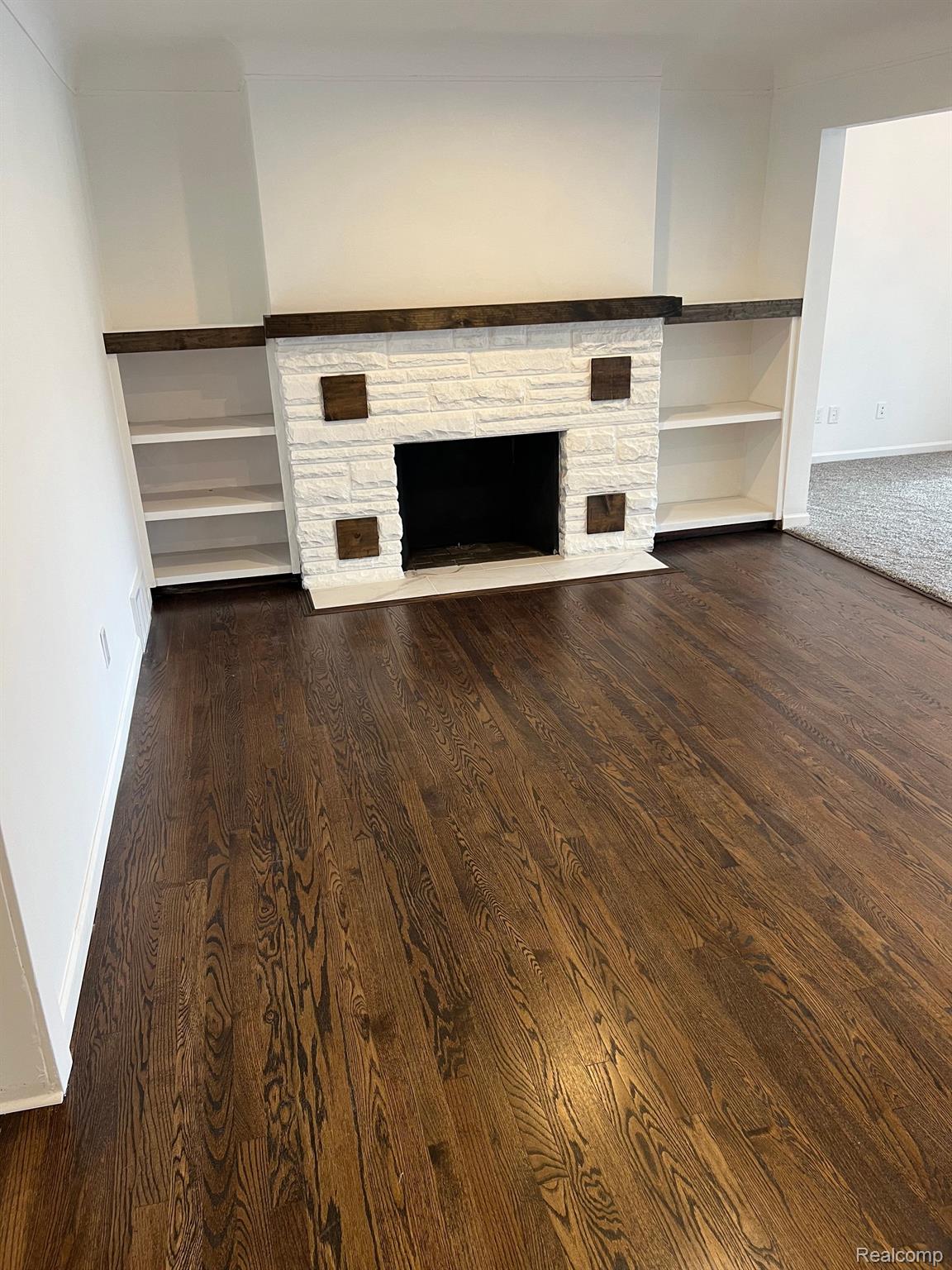 17316 MOUNT VERNON Street