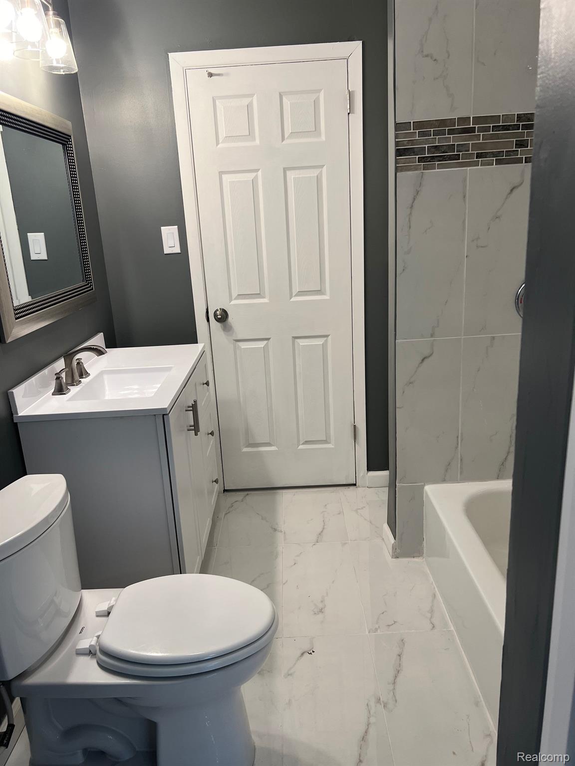 17316 MOUNT VERNON Street