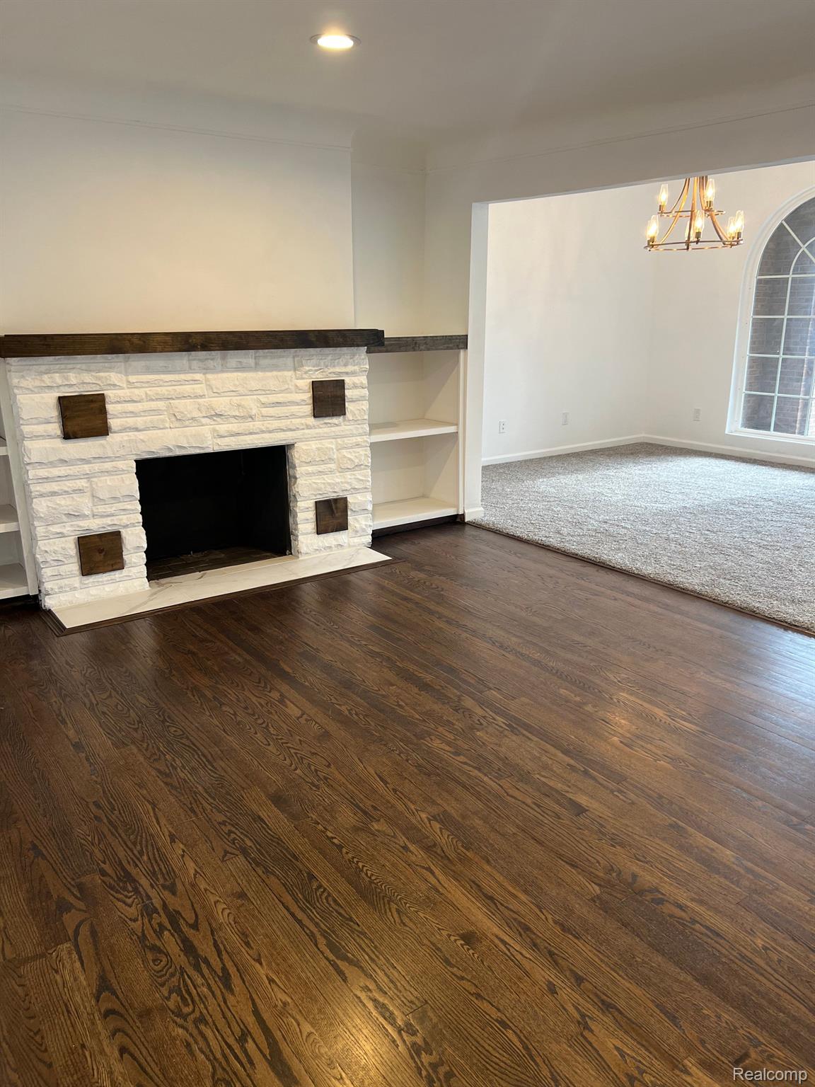 17316 MOUNT VERNON Street