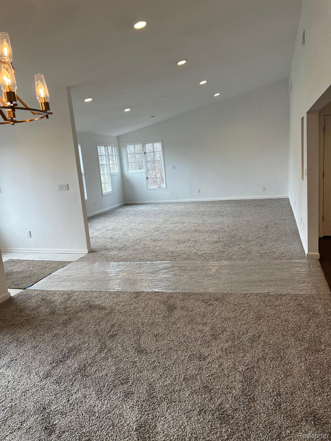 17316 MOUNT VERNON Street