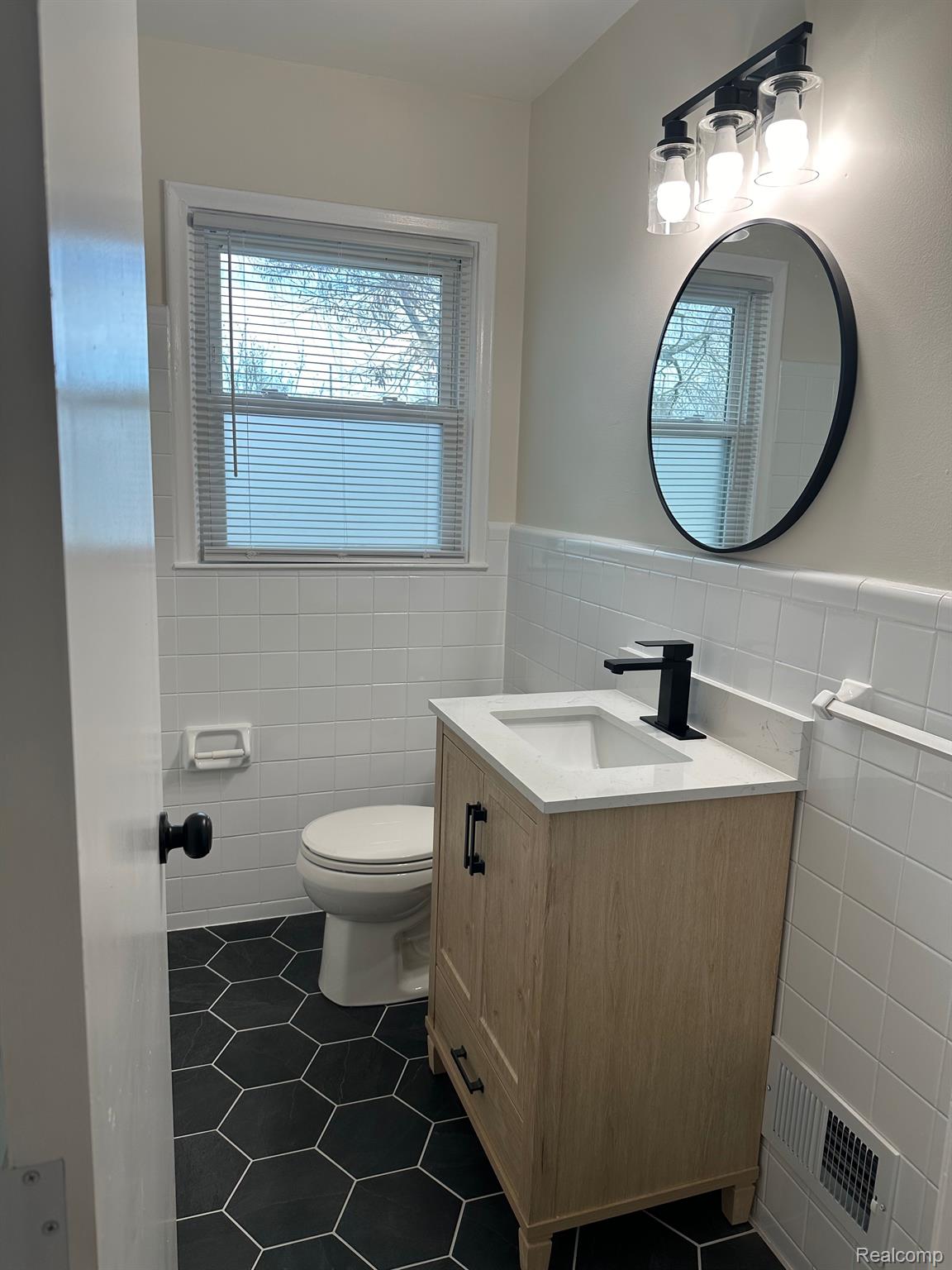 29653 MACINTYRE Street