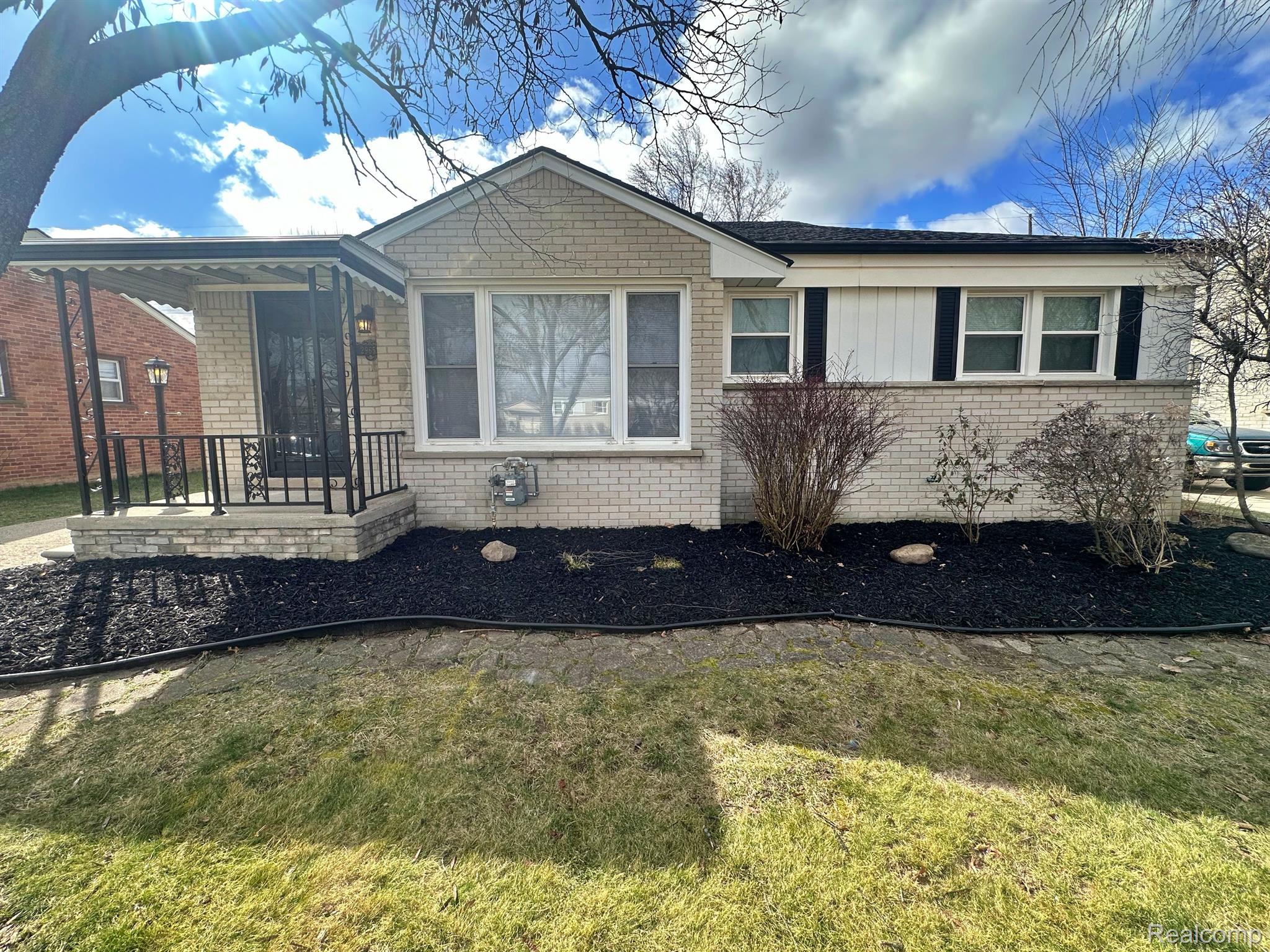 29653 MACINTYRE Street