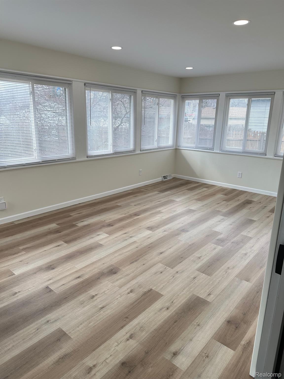 29653 MACINTYRE Street