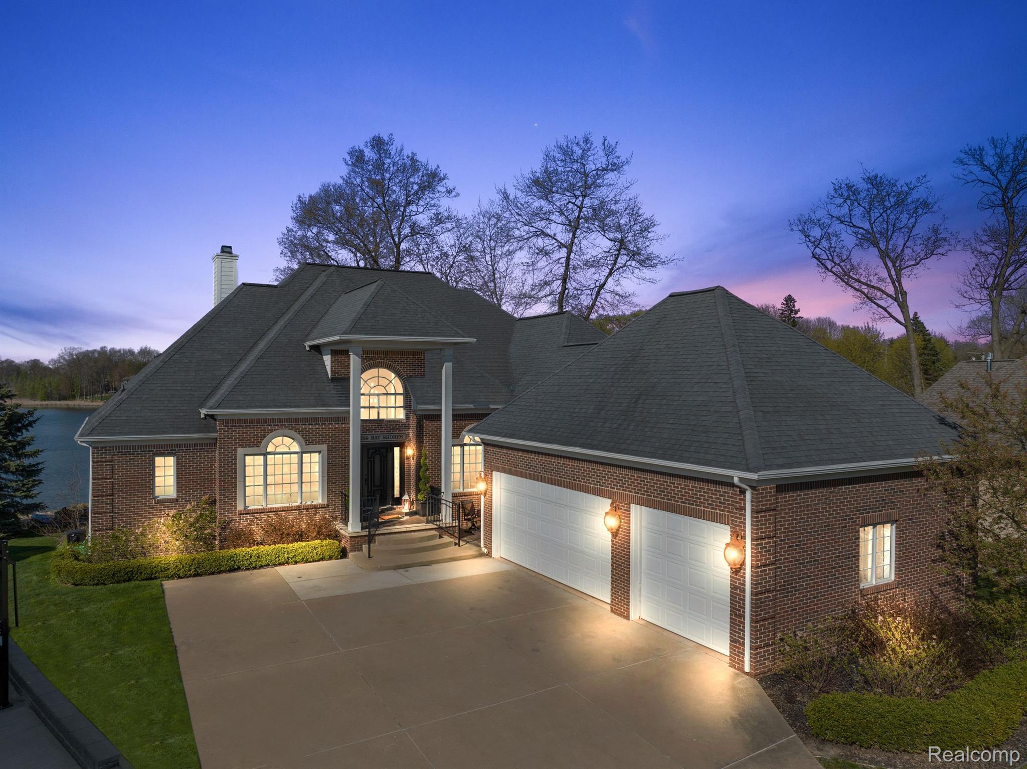 4214 Bay Shores Drive