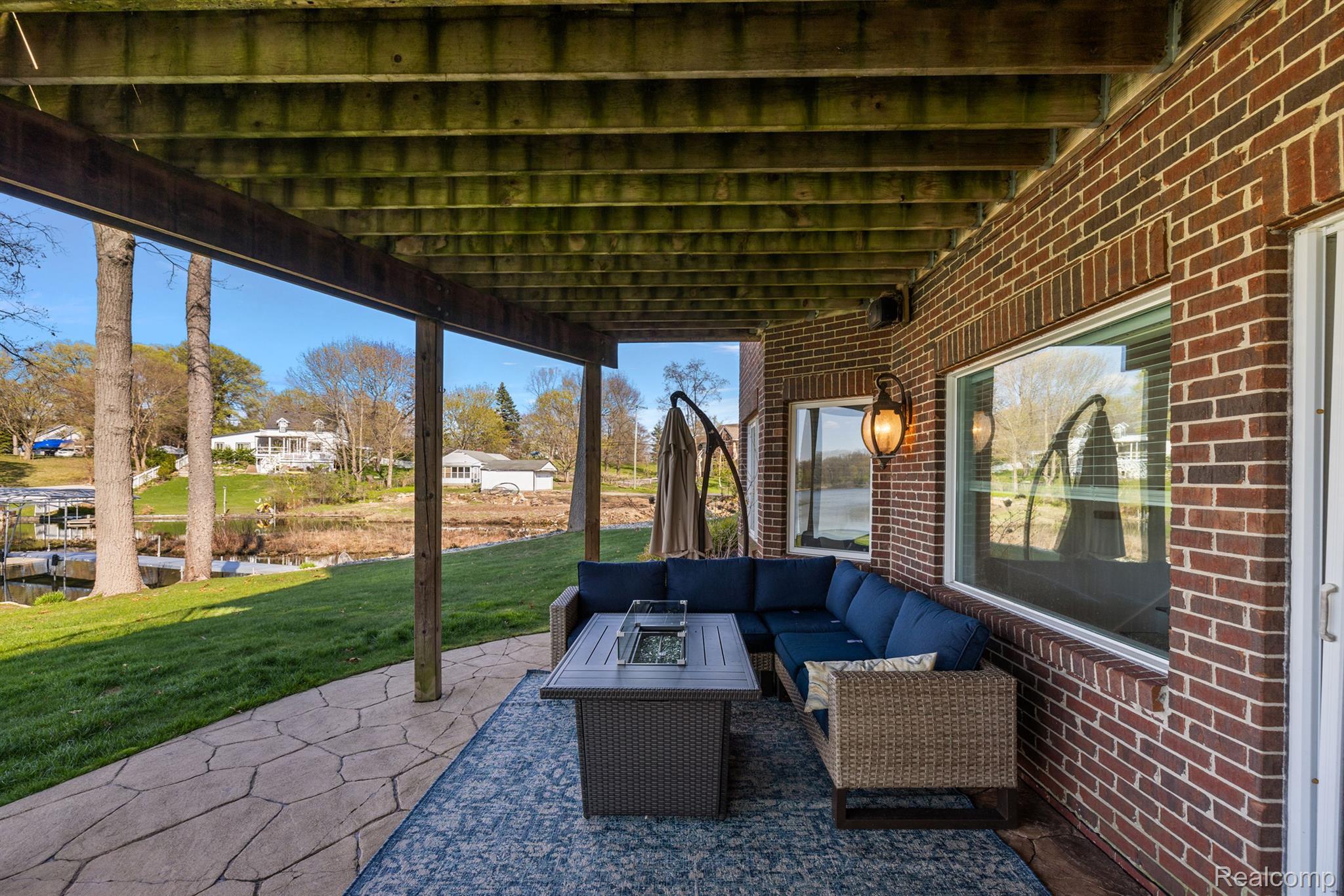 4214 Bay Shores Drive