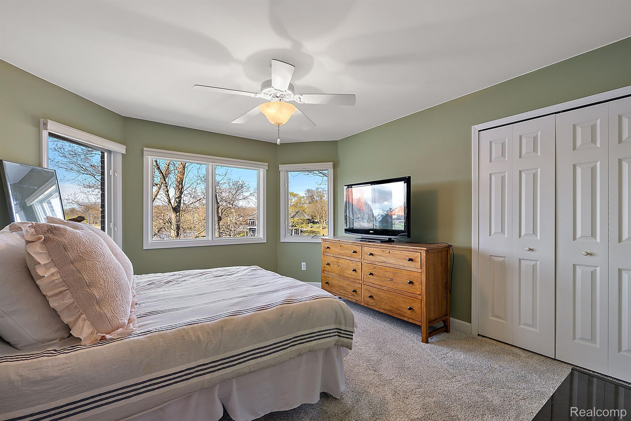 4214 Bay Shores Drive